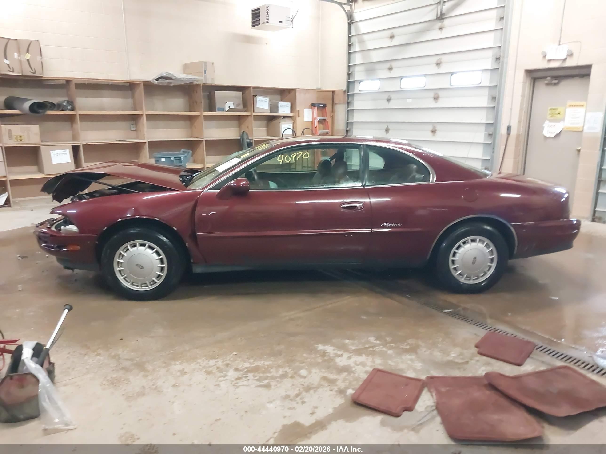 1997 Buick Riviera   Burgundy vin: 1G4GD22K4V4715985