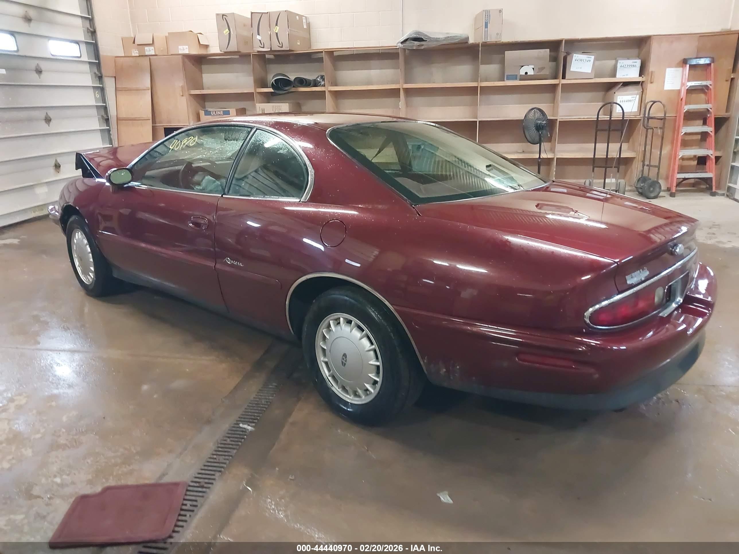 1997 Buick Riviera   Burgundy vin: 1G4GD22K4V4715985