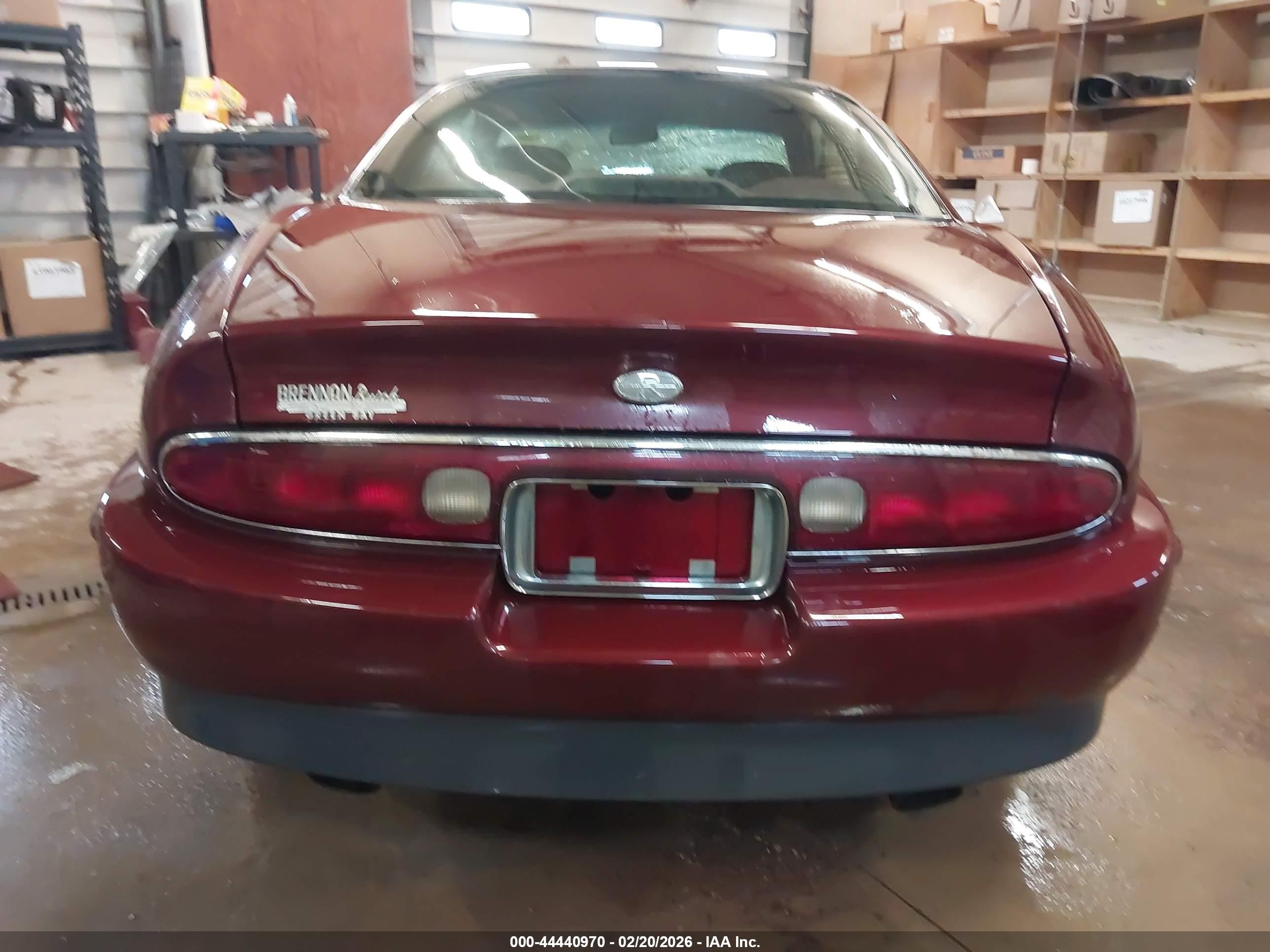 1997 Buick Riviera   Burgundy vin: 1G4GD22K4V4715985