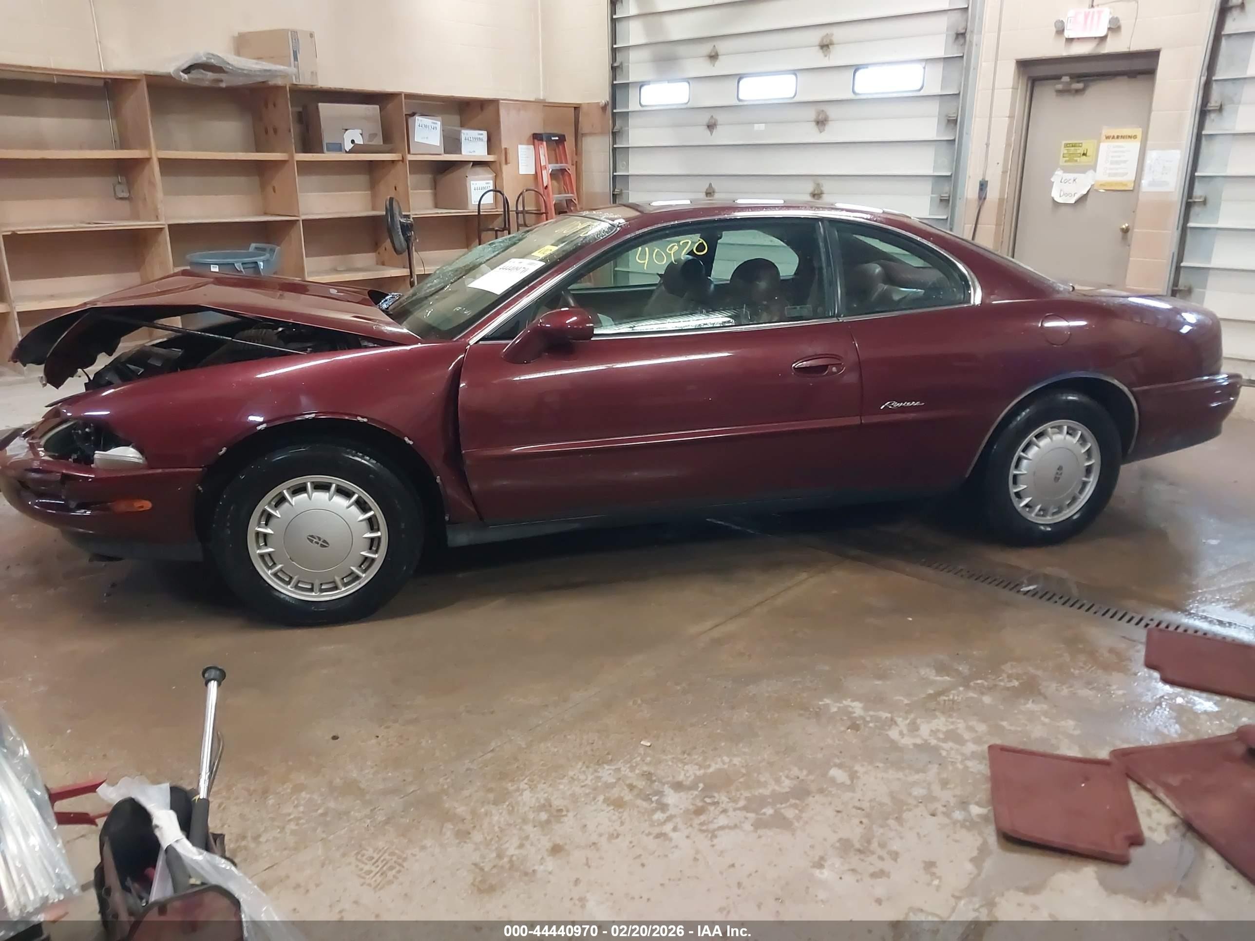 1997 Buick Riviera   Burgundy vin: 1G4GD22K4V4715985