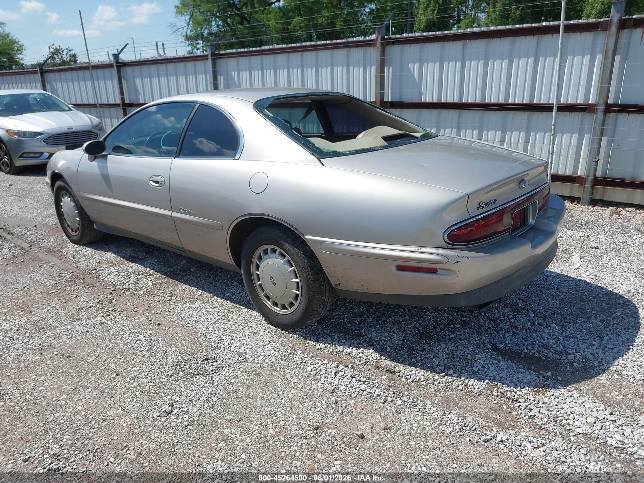 1997 Buick Riviera   Silver vin: 1G4GD22K6V4718046