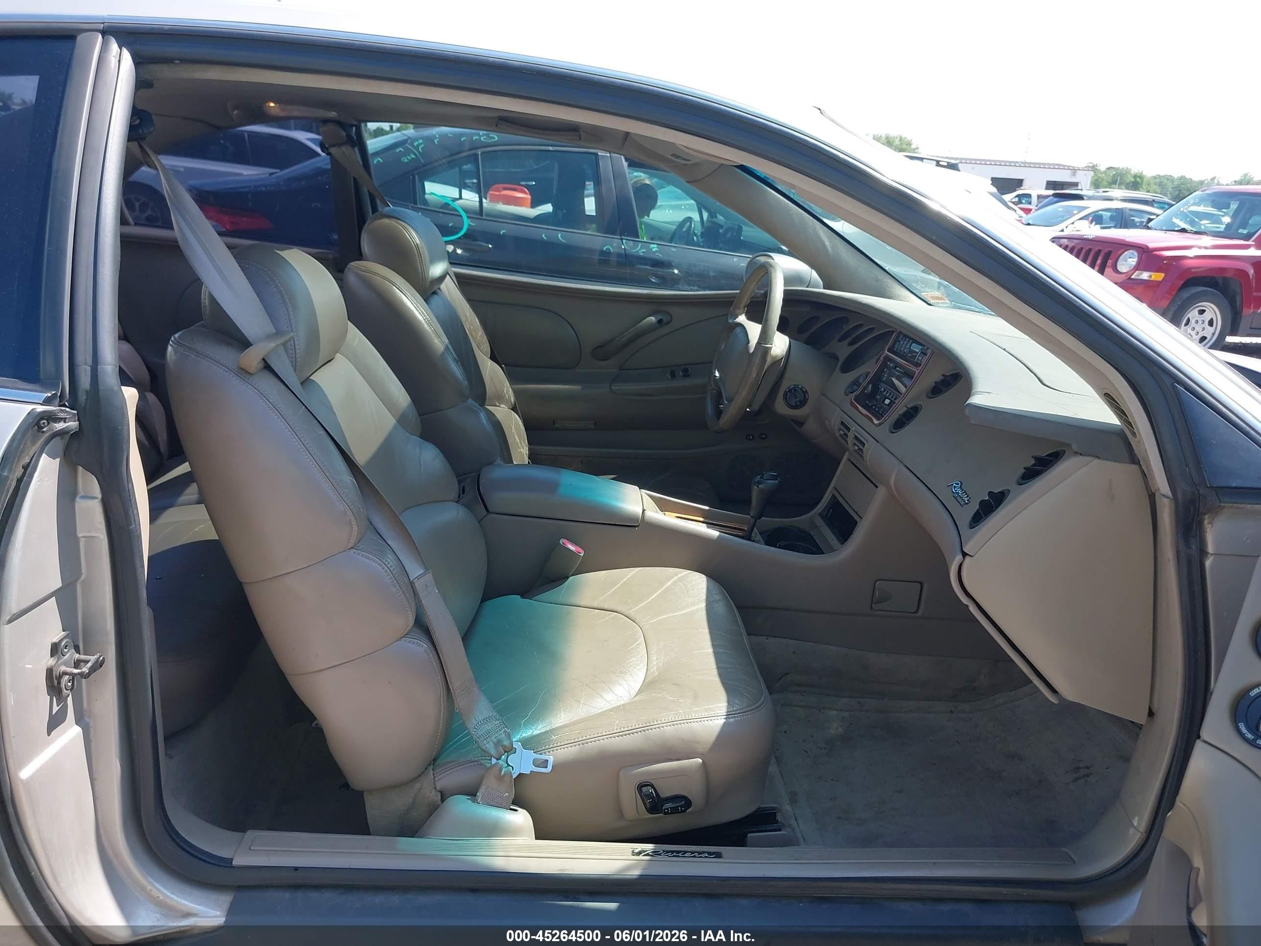 1997 Buick Riviera   Silver vin: 1G4GD22K6V4718046