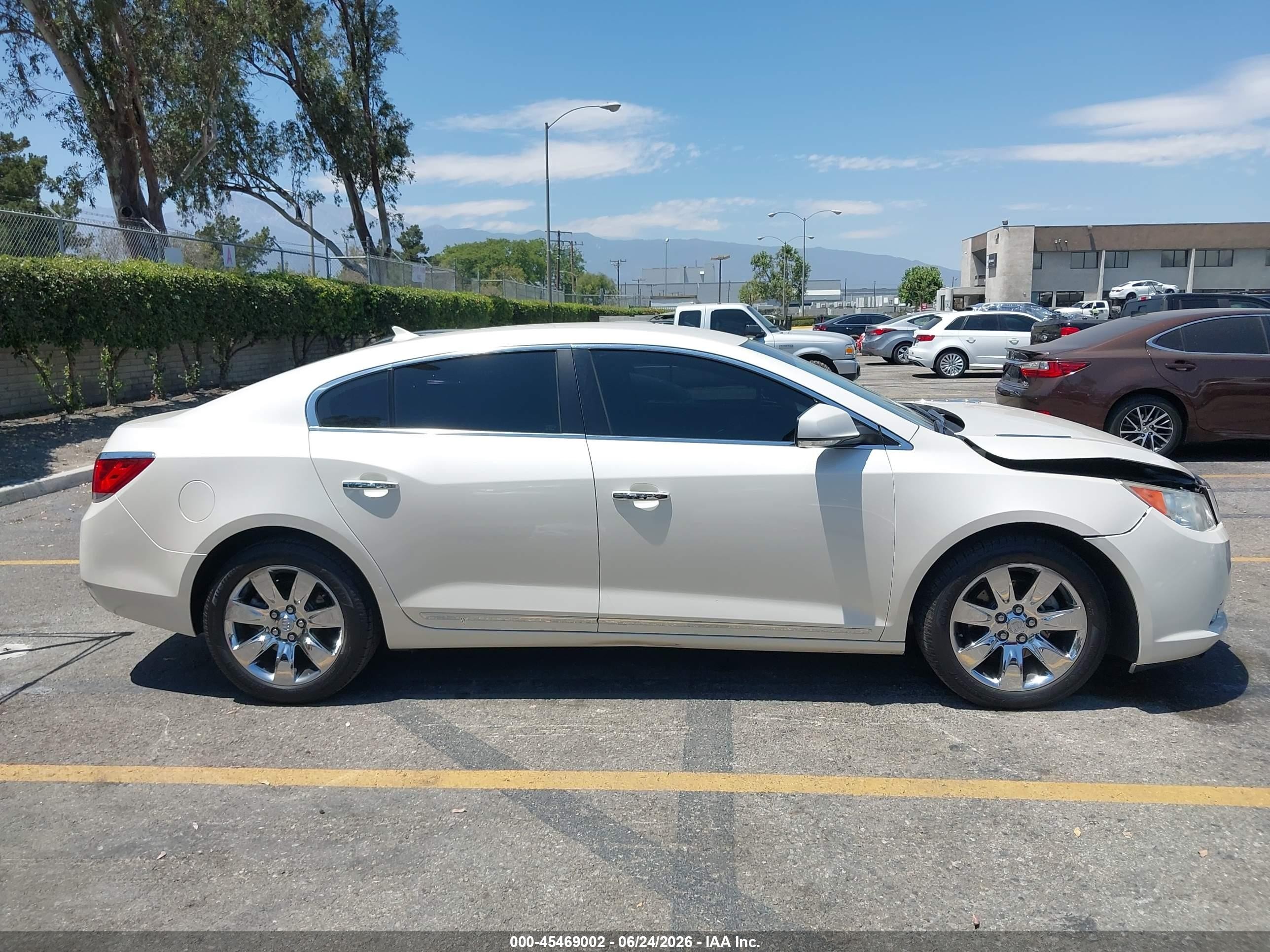 2012 Buick Lacrosse Premium 1 Group White vin: 1G4GD5E33CF375638