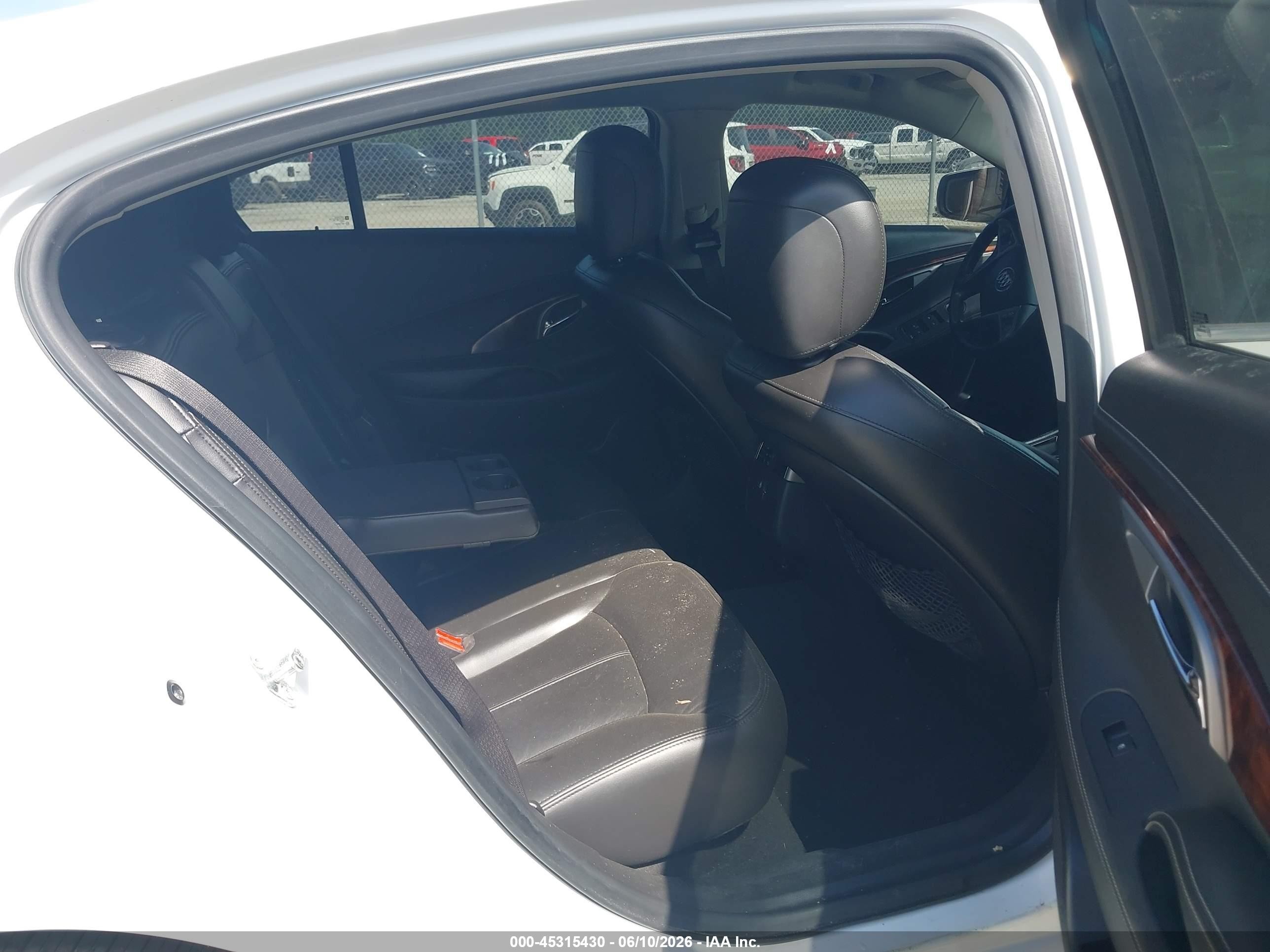 2012 Buick Lacrosse Premium 1 Group White vin: 1G4GD5E34CF365166