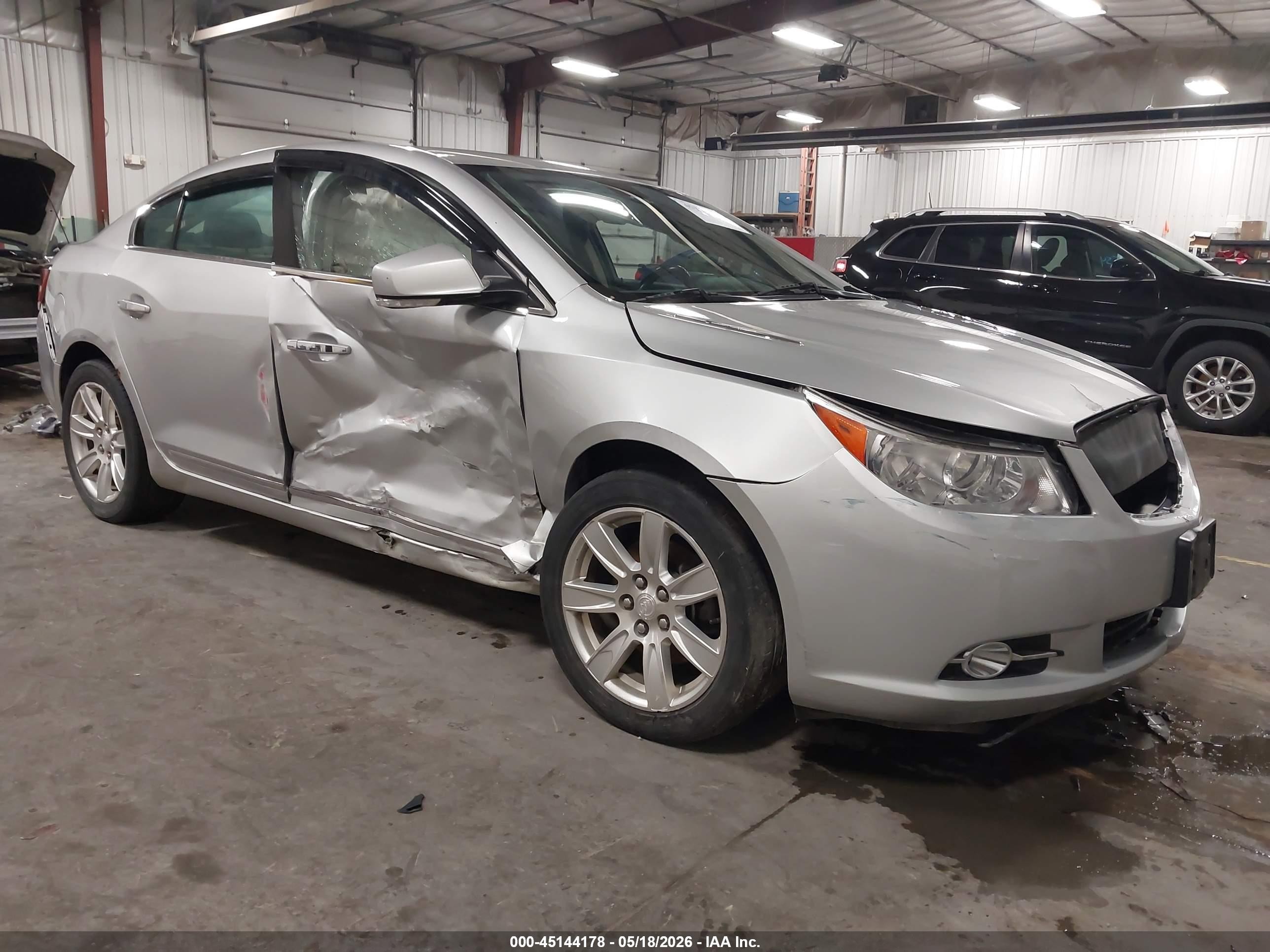 2012 Buick Lacrosse Premium 1 Group Серебряный vin: 1G4GD5E35CF112342