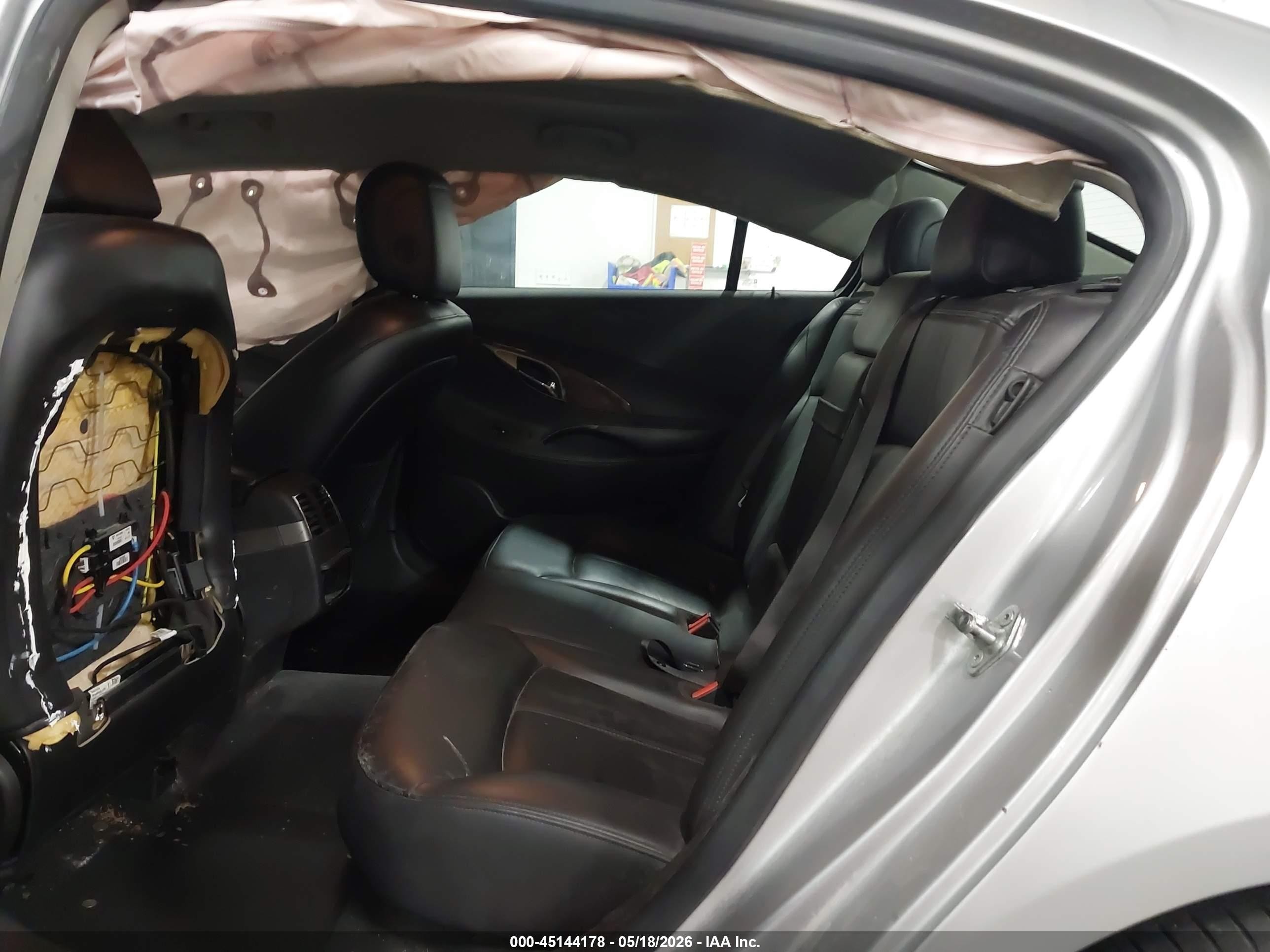 2012 Buick Lacrosse Premium 1 Group Серебряный vin: 1G4GD5E35CF112342