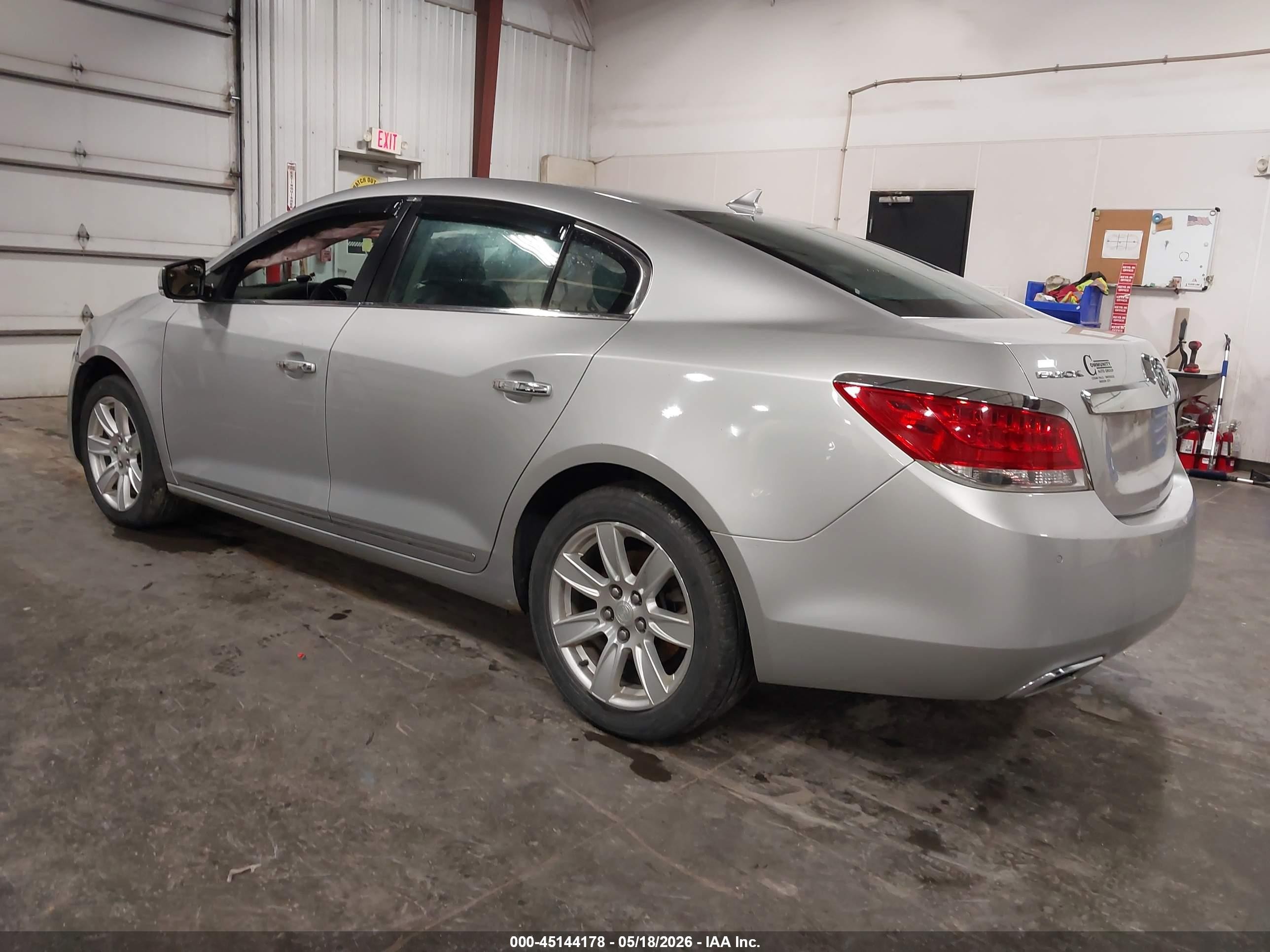 2012 Buick Lacrosse Premium 1 Group Серебряный vin: 1G4GD5E35CF112342