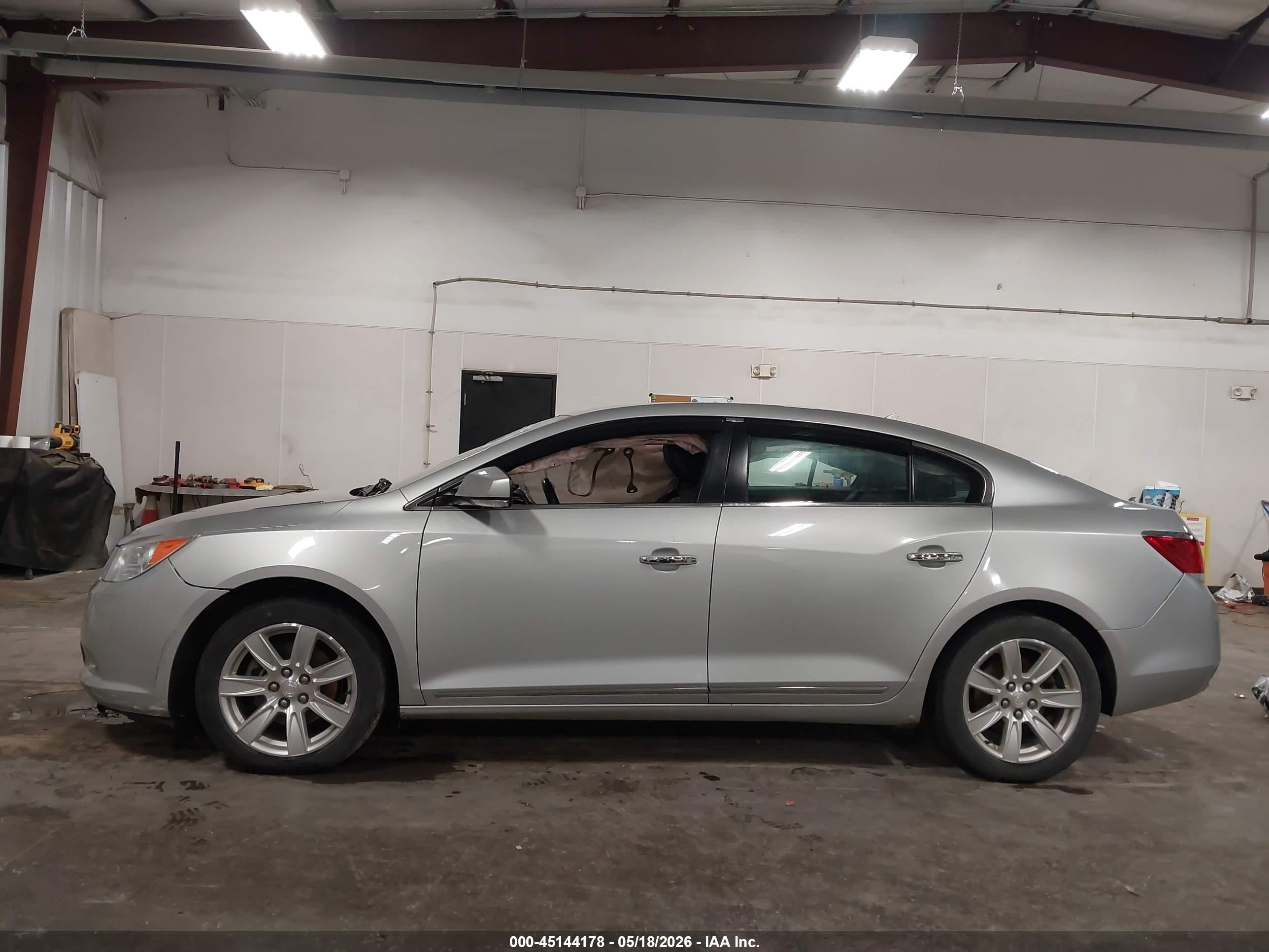 2012 Buick Lacrosse Premium 1 Group Серебряный vin: 1G4GD5E35CF112342