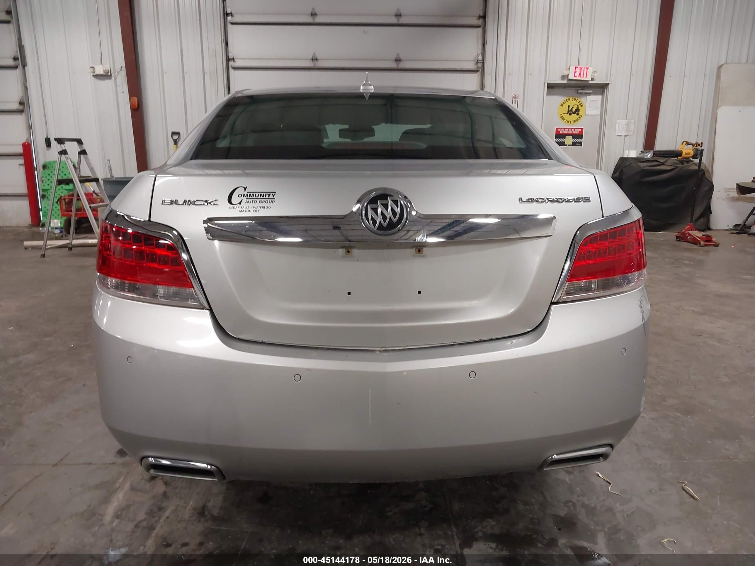 2012 Buick Lacrosse Premium 1 Group Серебряный vin: 1G4GD5E35CF112342