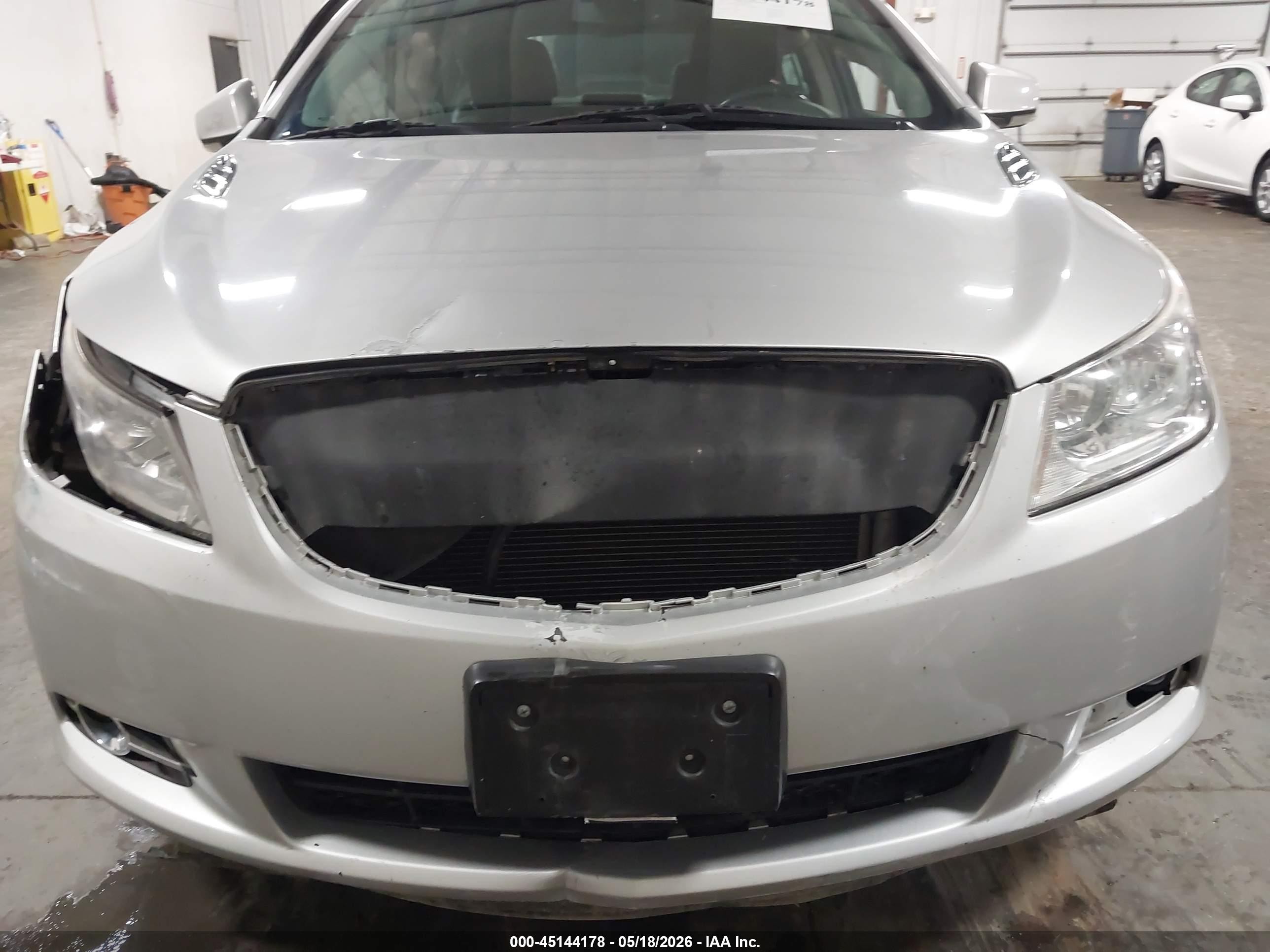 2012 Buick Lacrosse Premium 1 Group Серебряный vin: 1G4GD5E35CF112342
