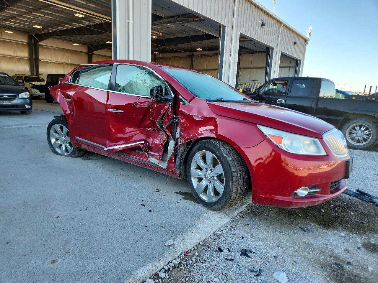 2012 Buick Lacrosse Premium Burgundy vin: 1G4GD5E37CF361175