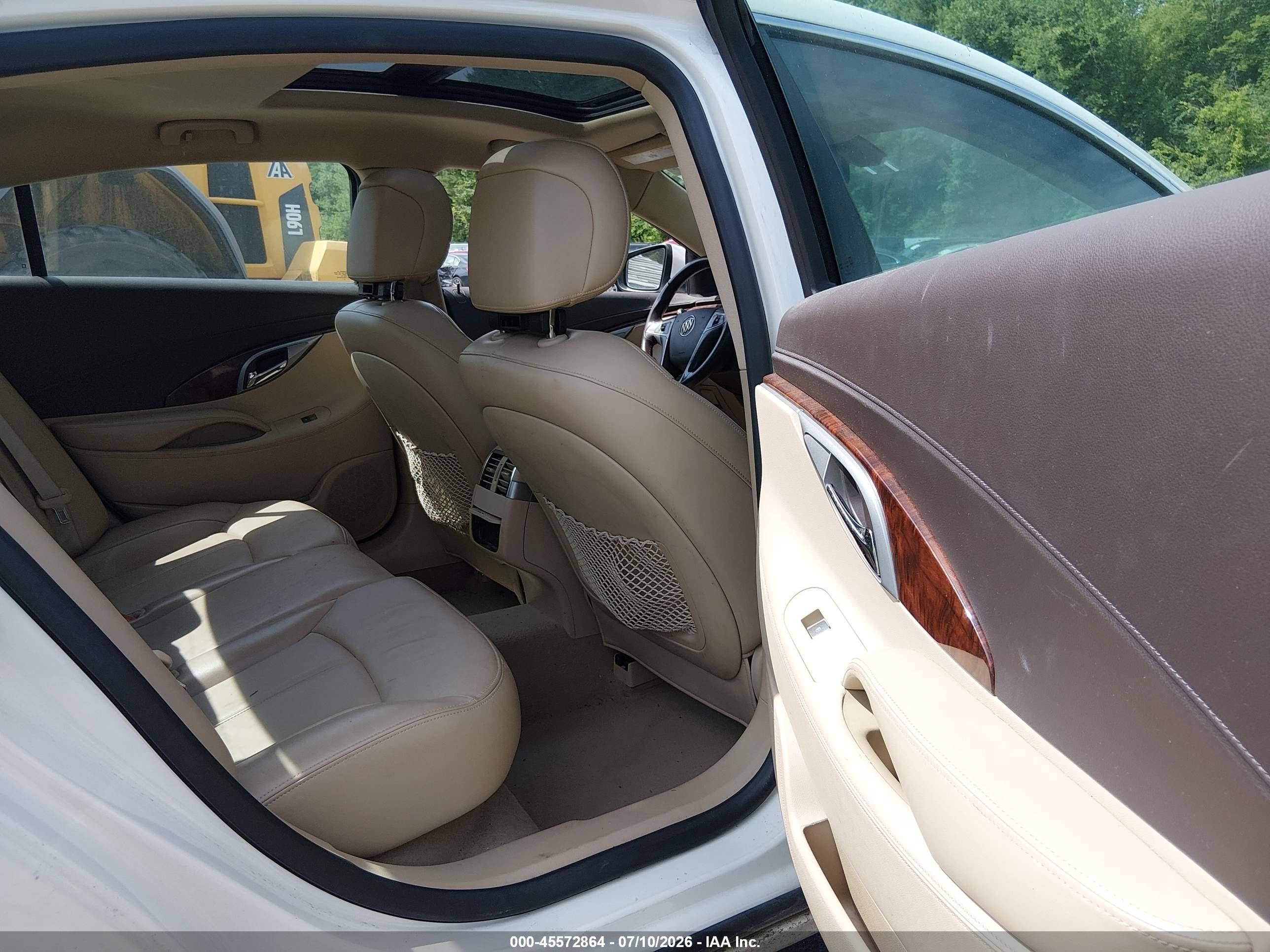 2010 Buick Lacrosse Cxl White vin: 1G4GD5EG0AF191824