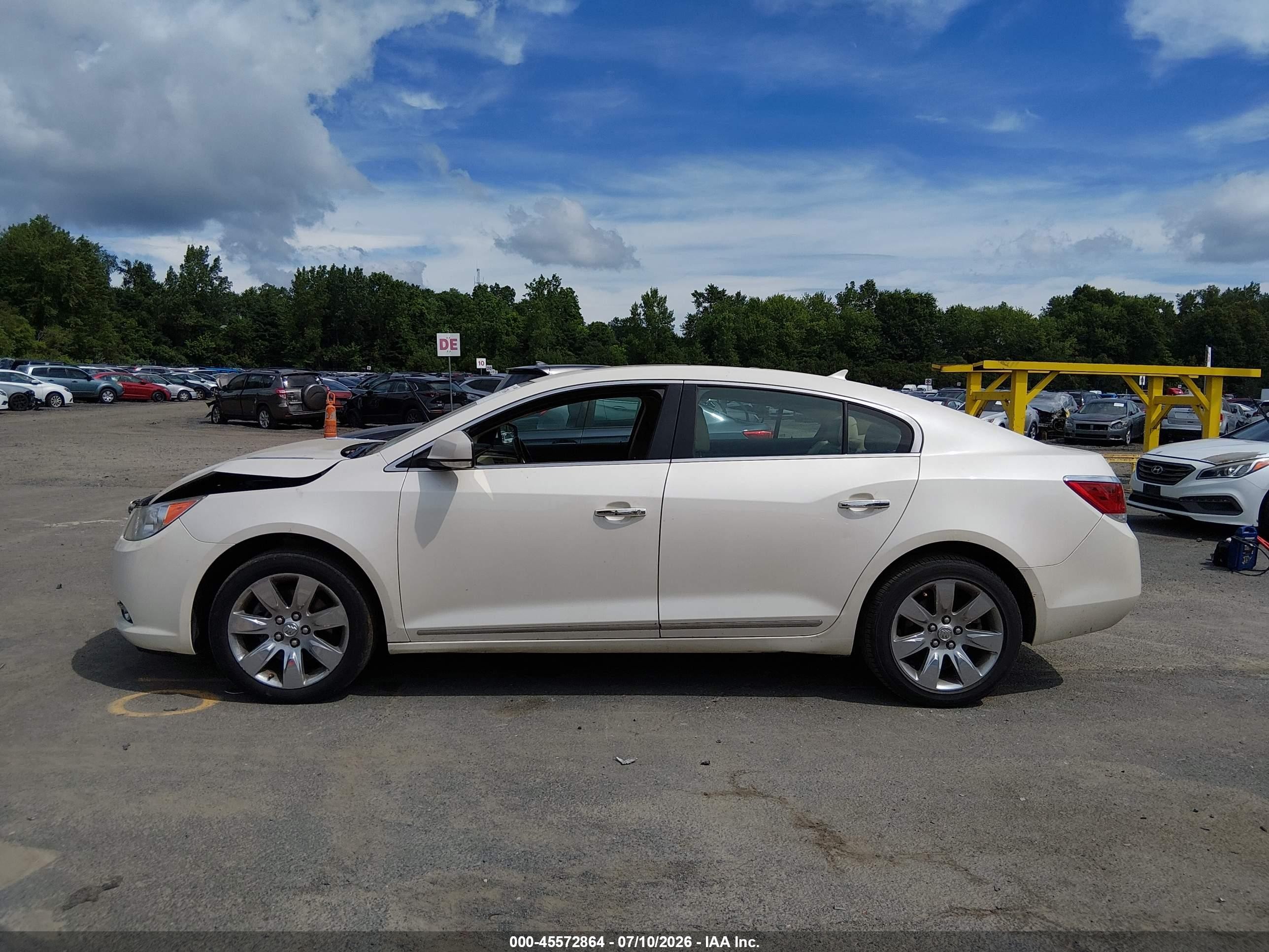 2010 Buick Lacrosse Cxl White vin: 1G4GD5EG0AF191824