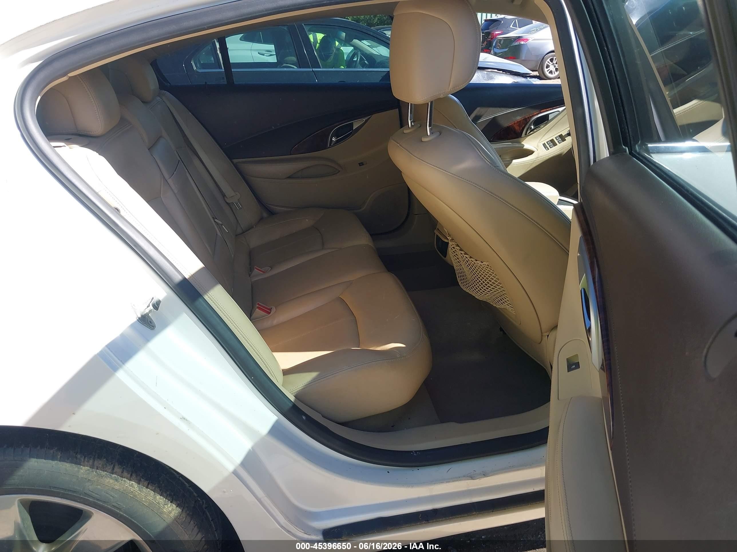 2010 Buick Lacrosse Cxl White vin: 1G4GD5EG4AF312855