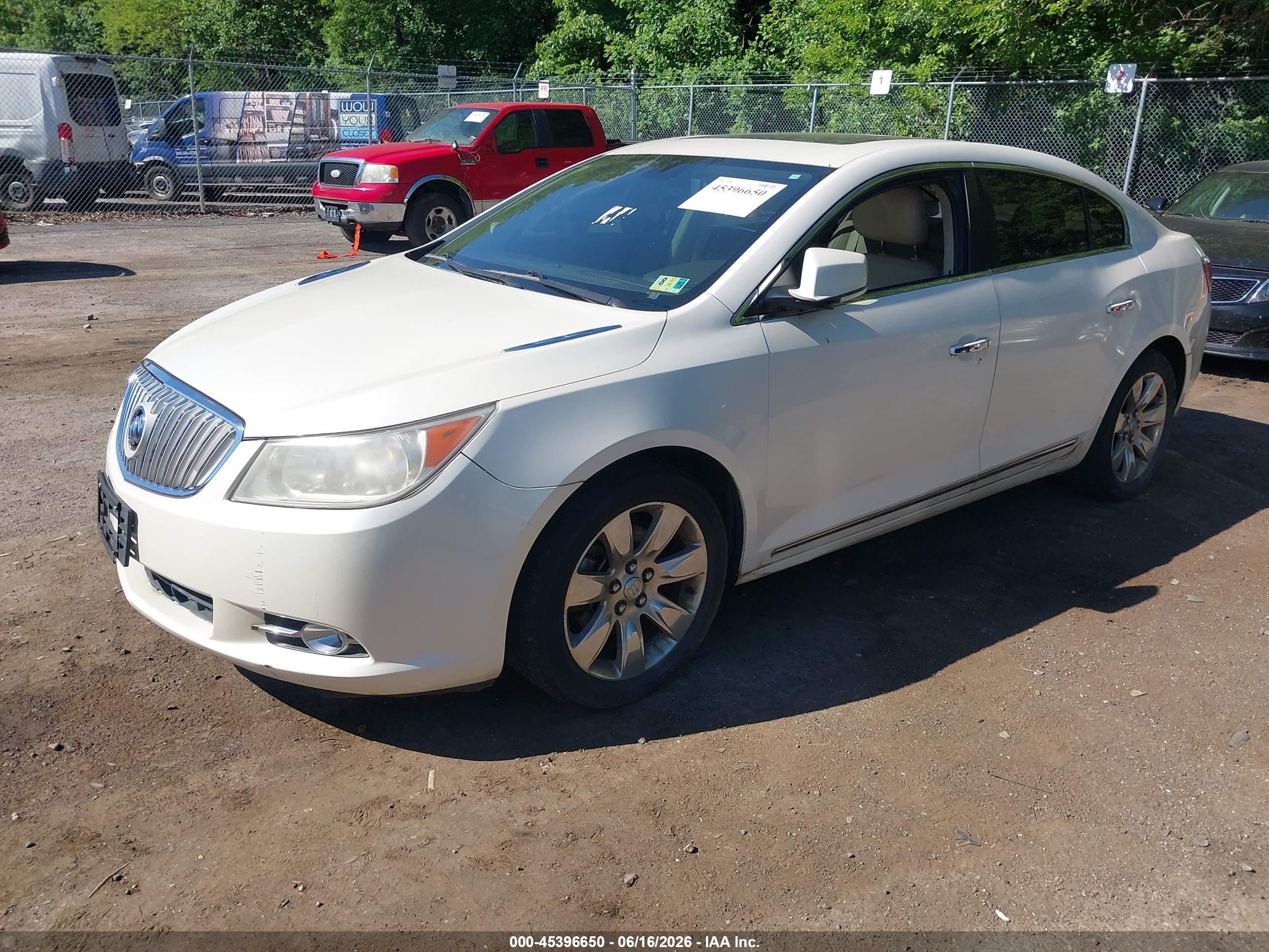 2010 Buick Lacrosse Cxl White vin: 1G4GD5EG4AF312855