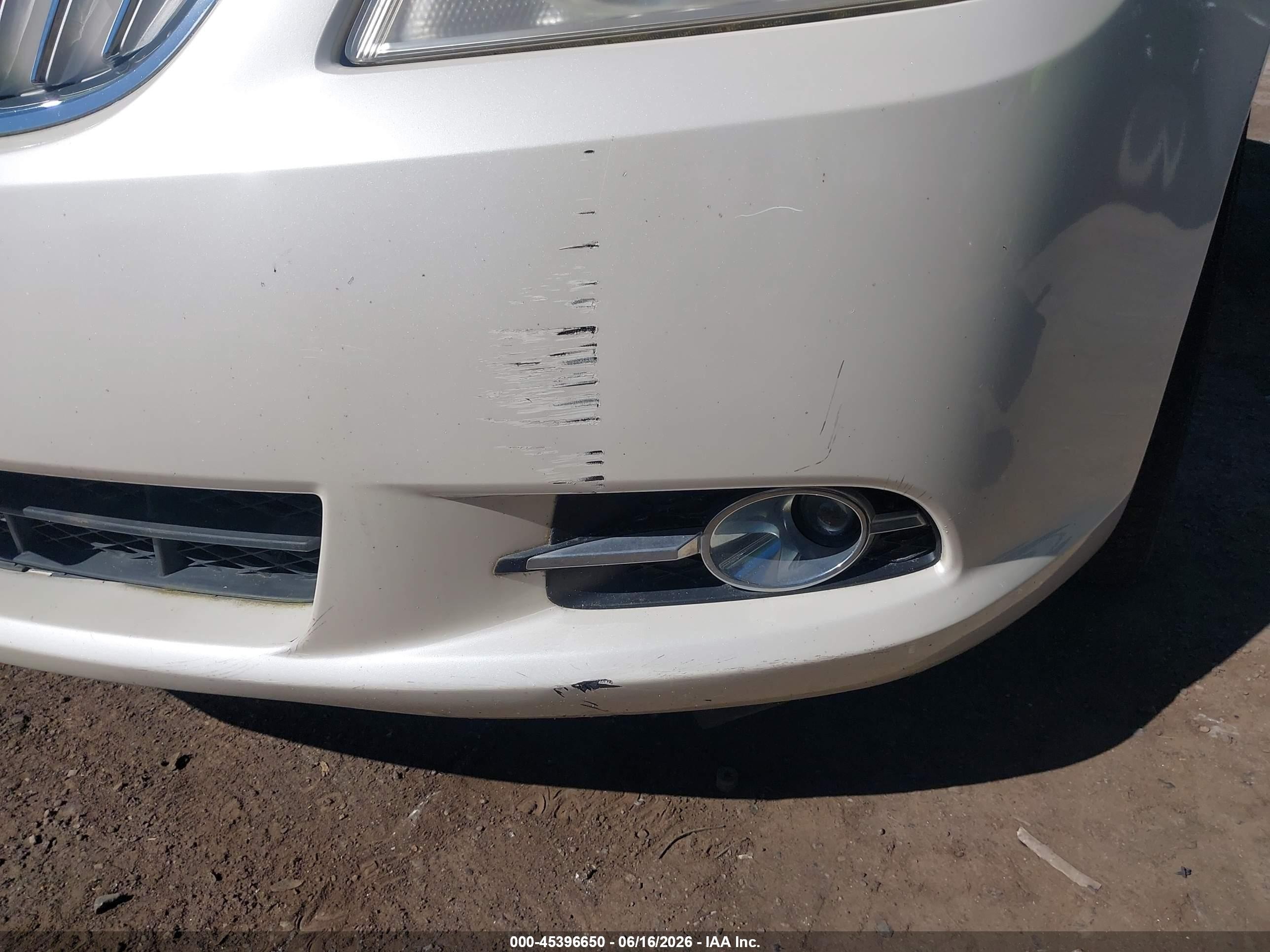 2010 Buick Lacrosse Cxl White vin: 1G4GD5EG4AF312855
