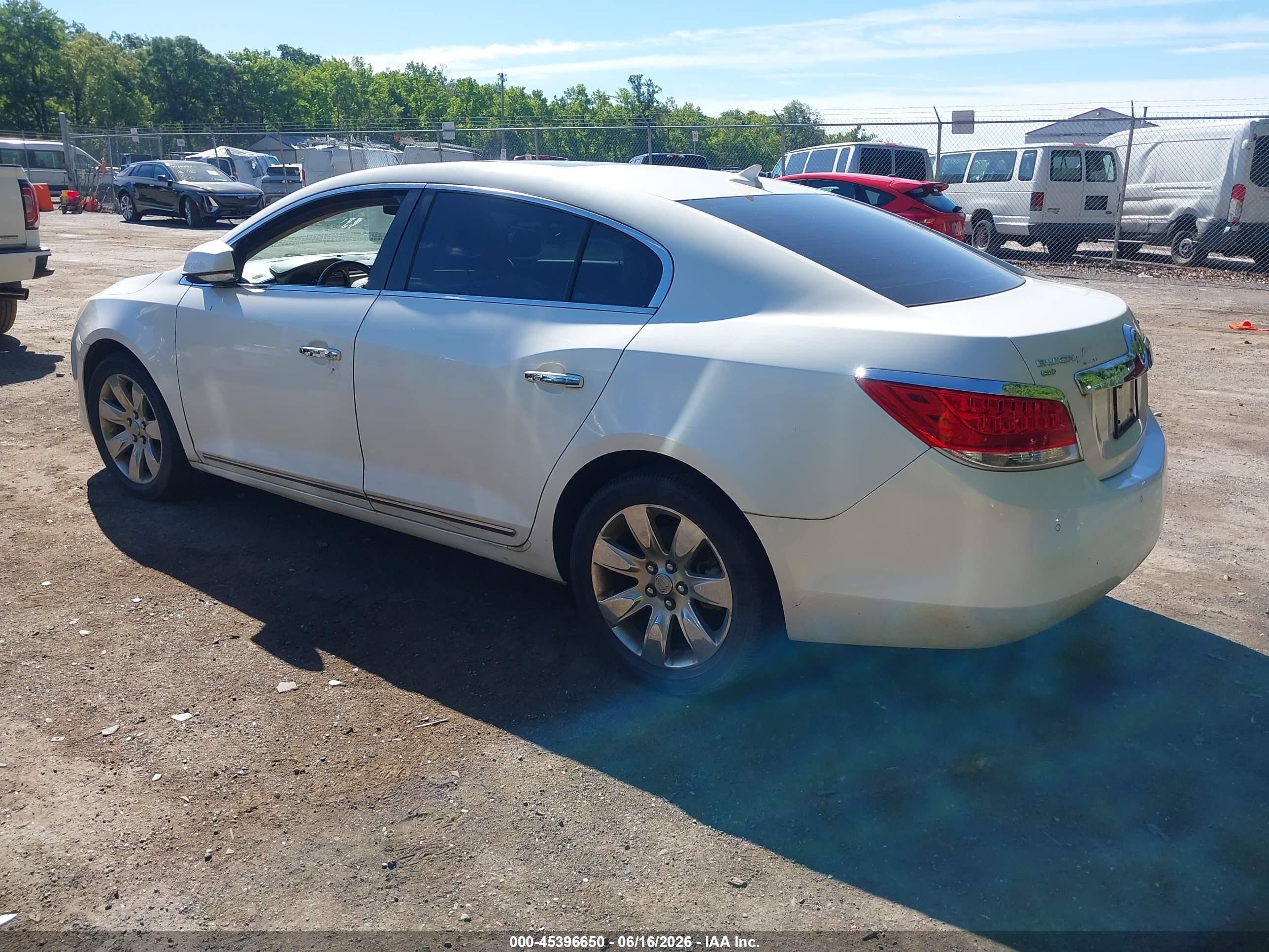 2010 Buick Lacrosse Cxl White vin: 1G4GD5EG4AF312855