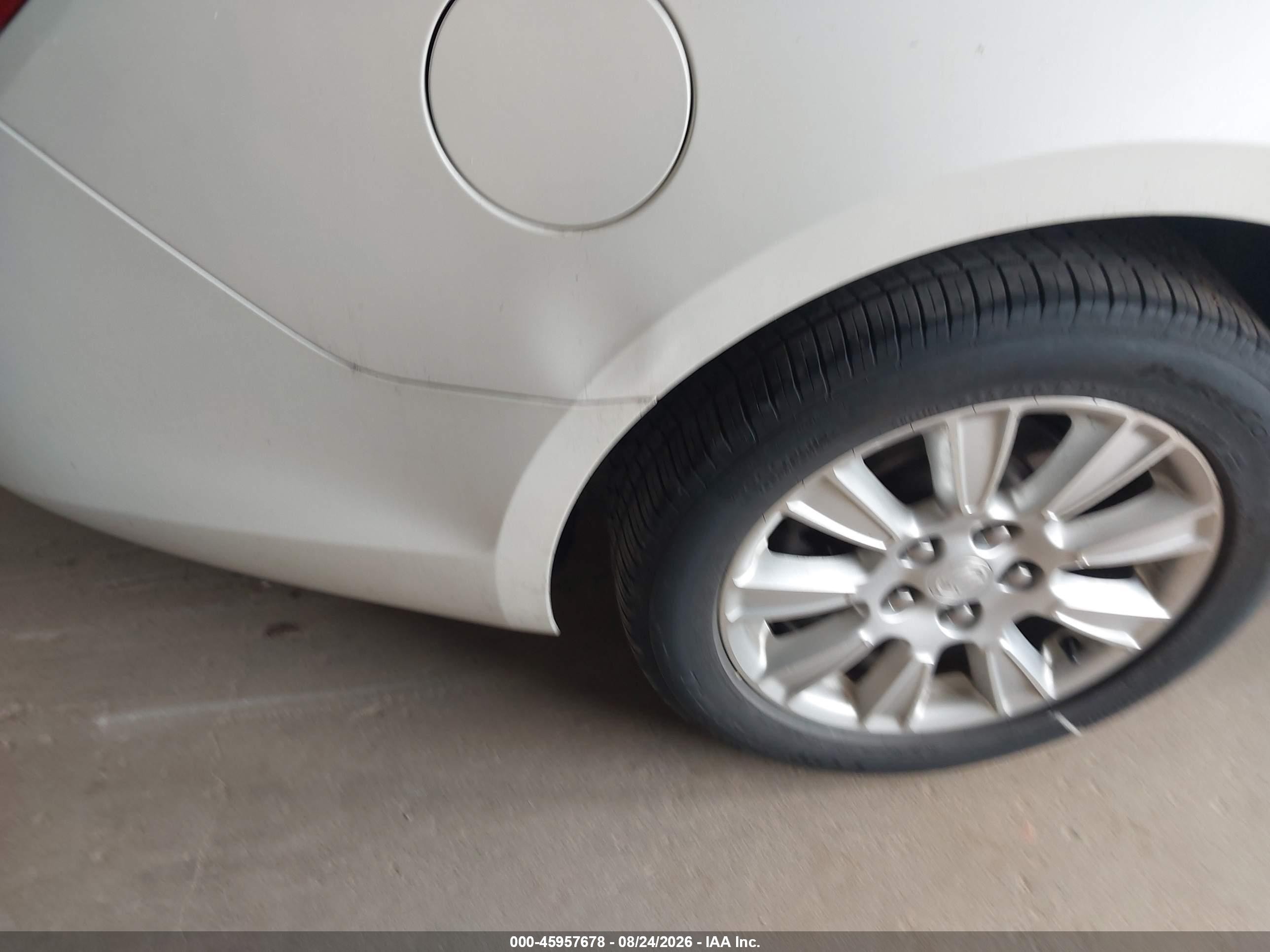 2012 Buick Lacrosse Premium 1 Group Белый vin: 1G4GD5ER8CF374506