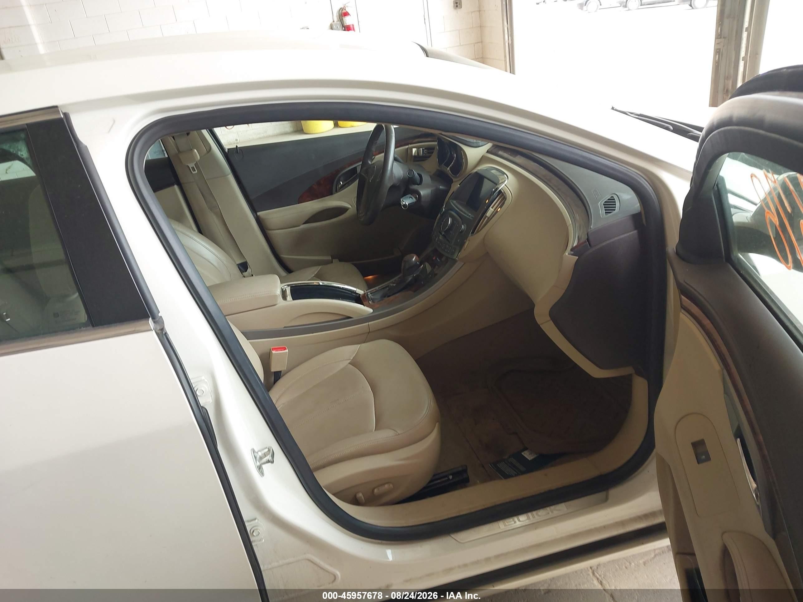 2012 Buick Lacrosse Premium 1 Group Белый vin: 1G4GD5ER8CF374506