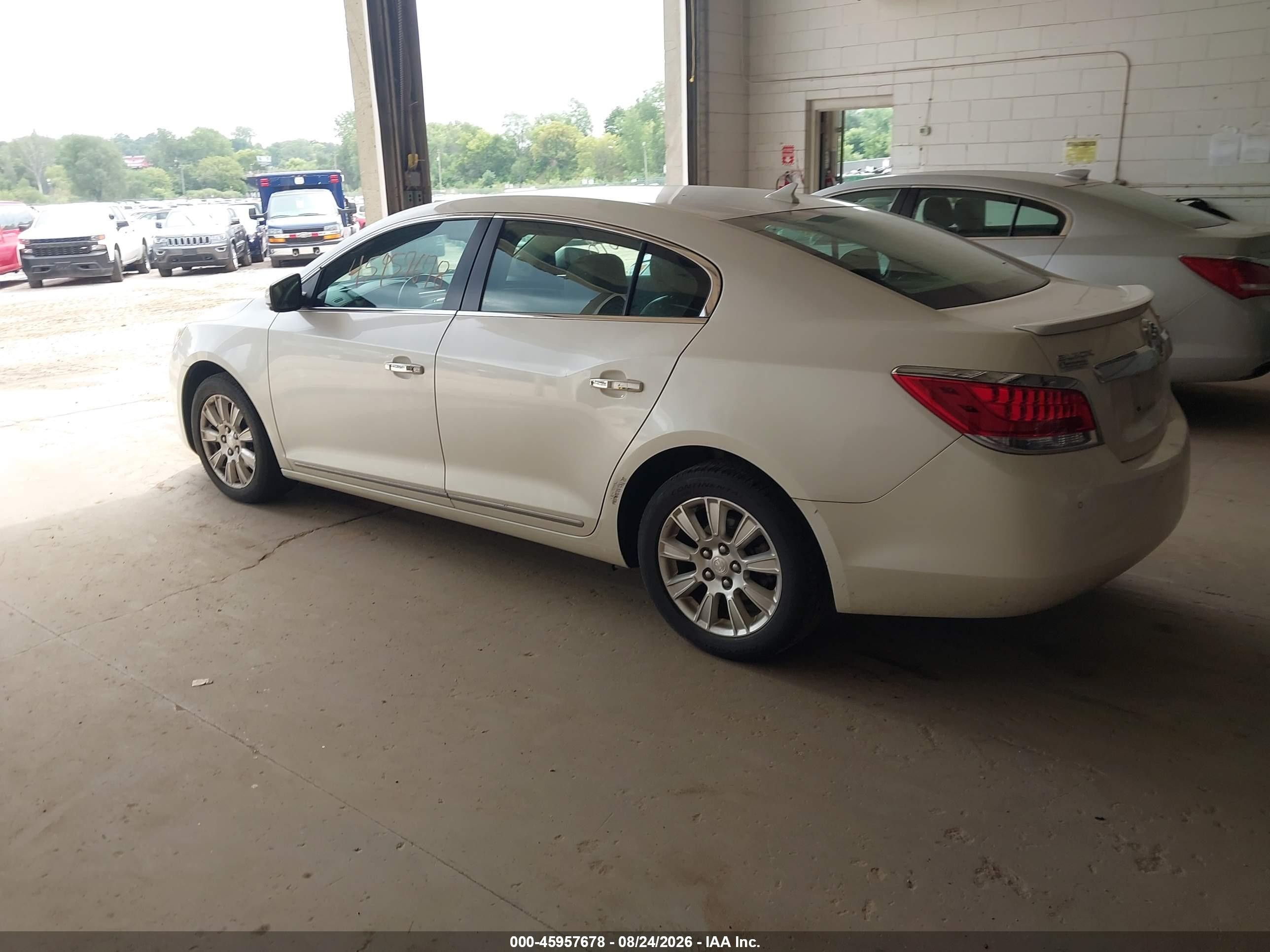 2012 Buick Lacrosse Premium 1 Group Белый vin: 1G4GD5ER8CF374506