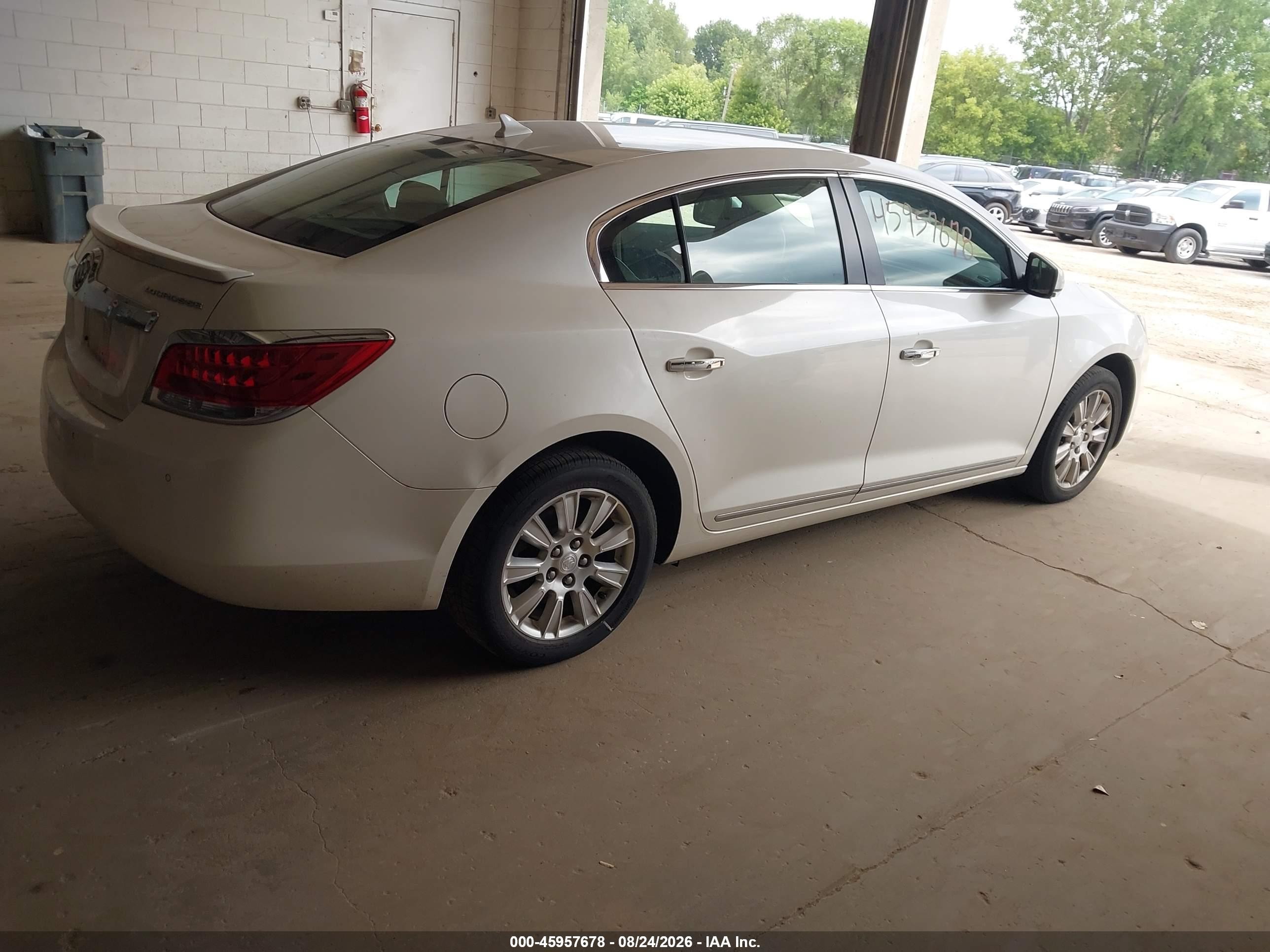 2012 Buick Lacrosse Premium 1 Group Белый vin: 1G4GD5ER8CF374506