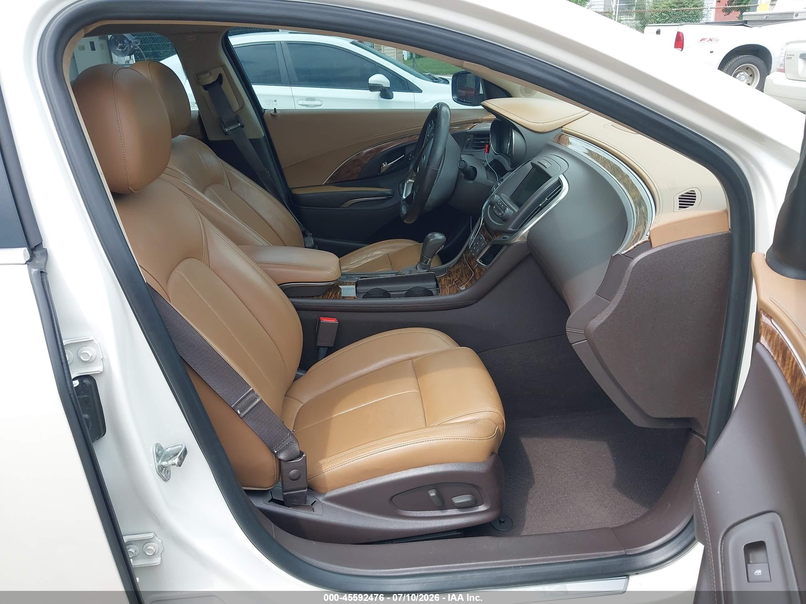 2014 Buick Lacrosse Premium I Group White vin: 1G4GD5G30EF110627