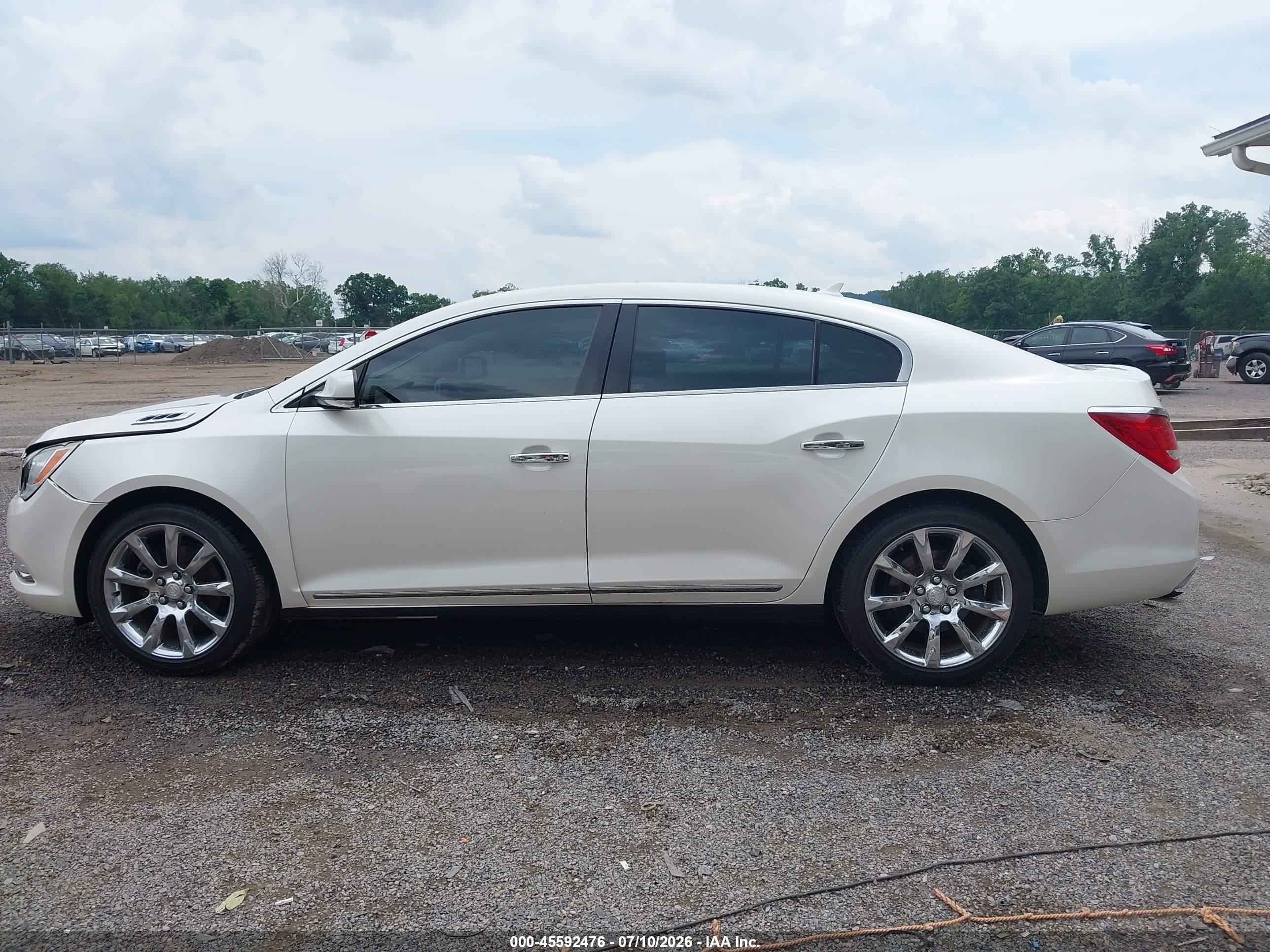 2014 Buick Lacrosse Premium I Group White vin: 1G4GD5G30EF110627