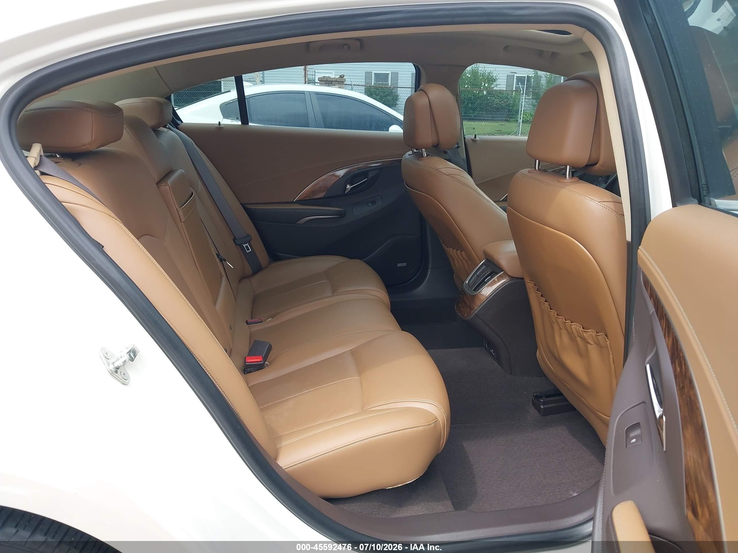 2014 Buick Lacrosse Premium I Group White vin: 1G4GD5G30EF110627