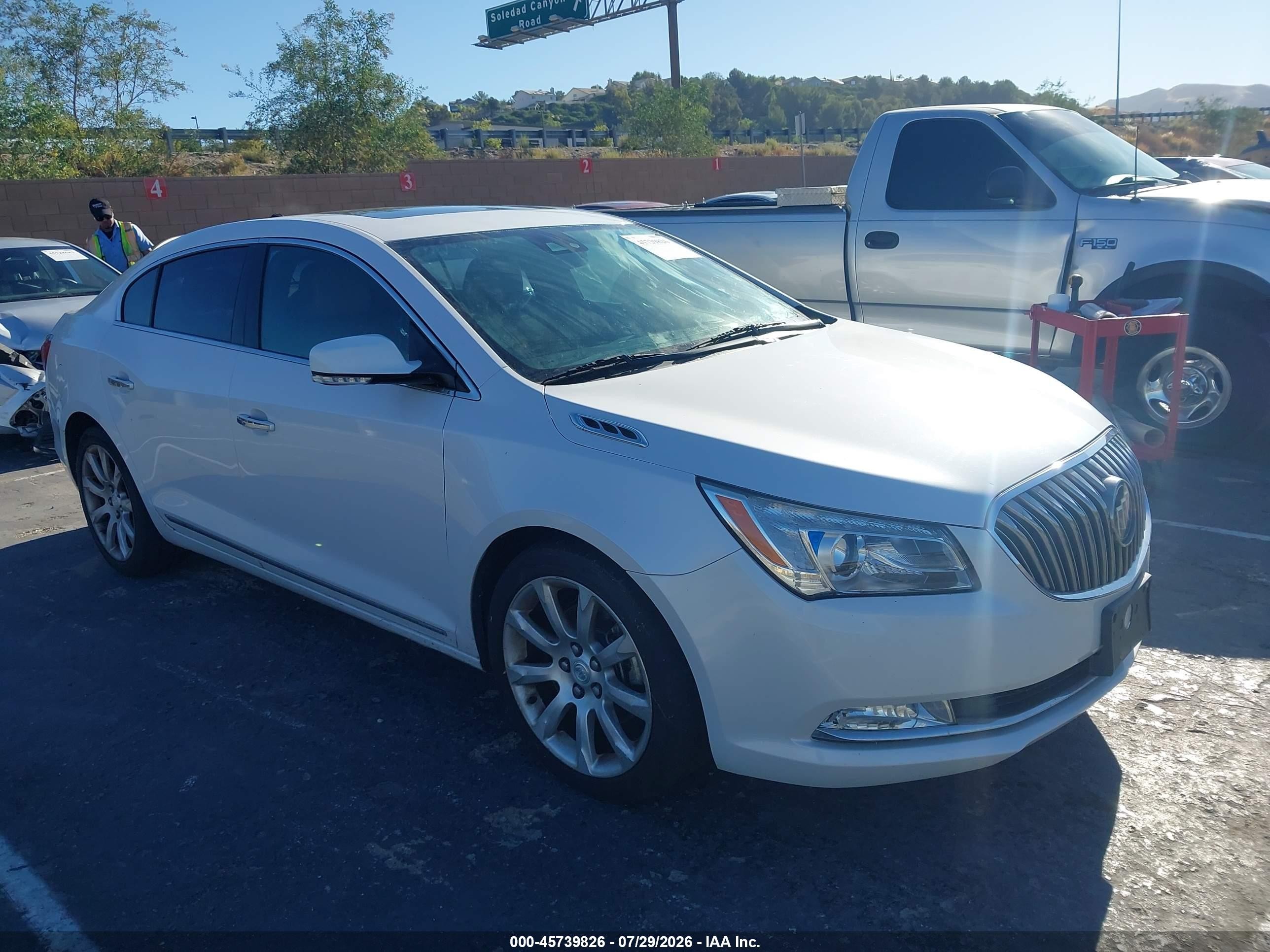 2015 Buick Lacrosse Premium I White vin: 1G4GD5G31FF229045