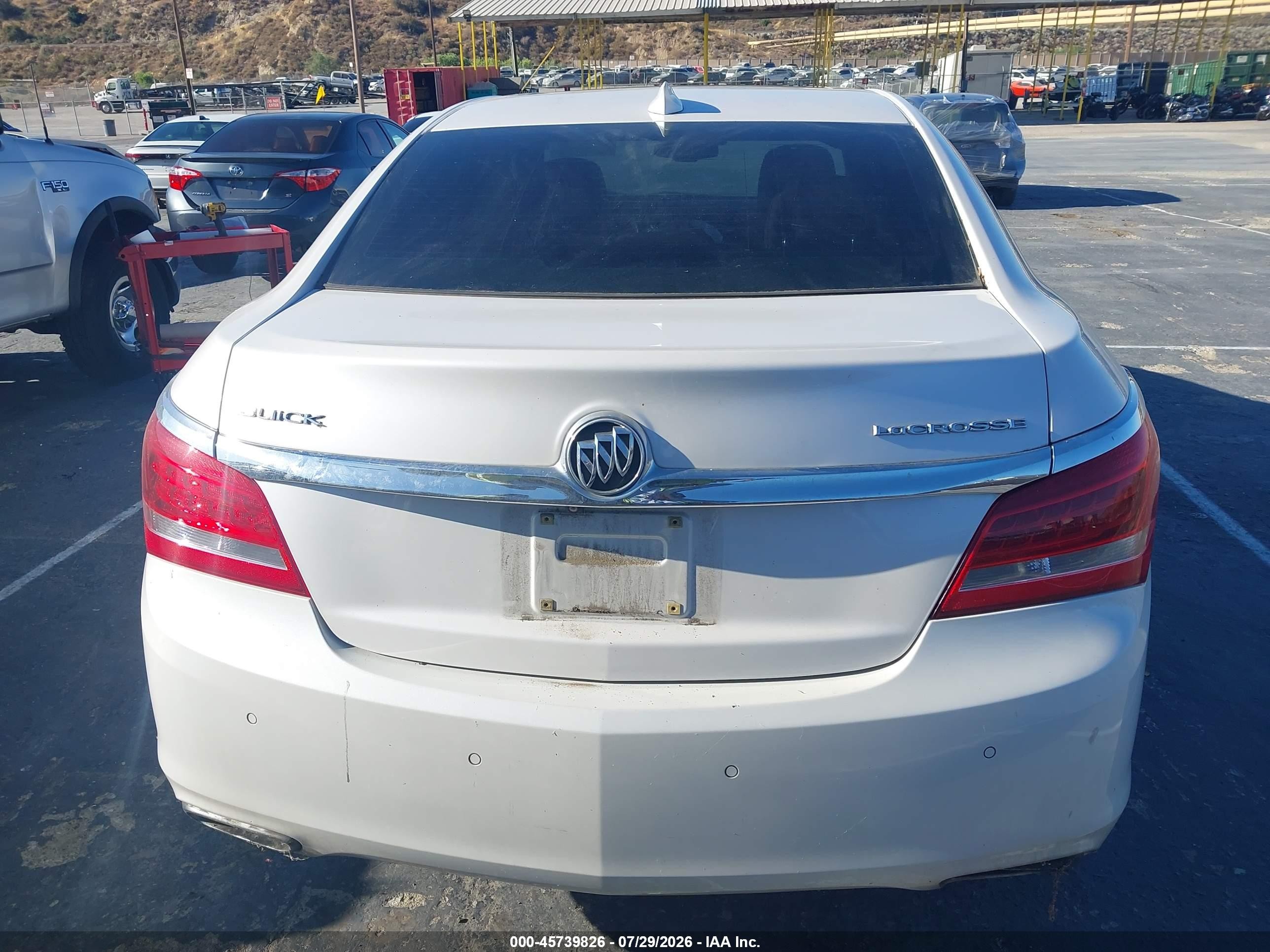 2015 Buick Lacrosse Premium I White vin: 1G4GD5G31FF229045