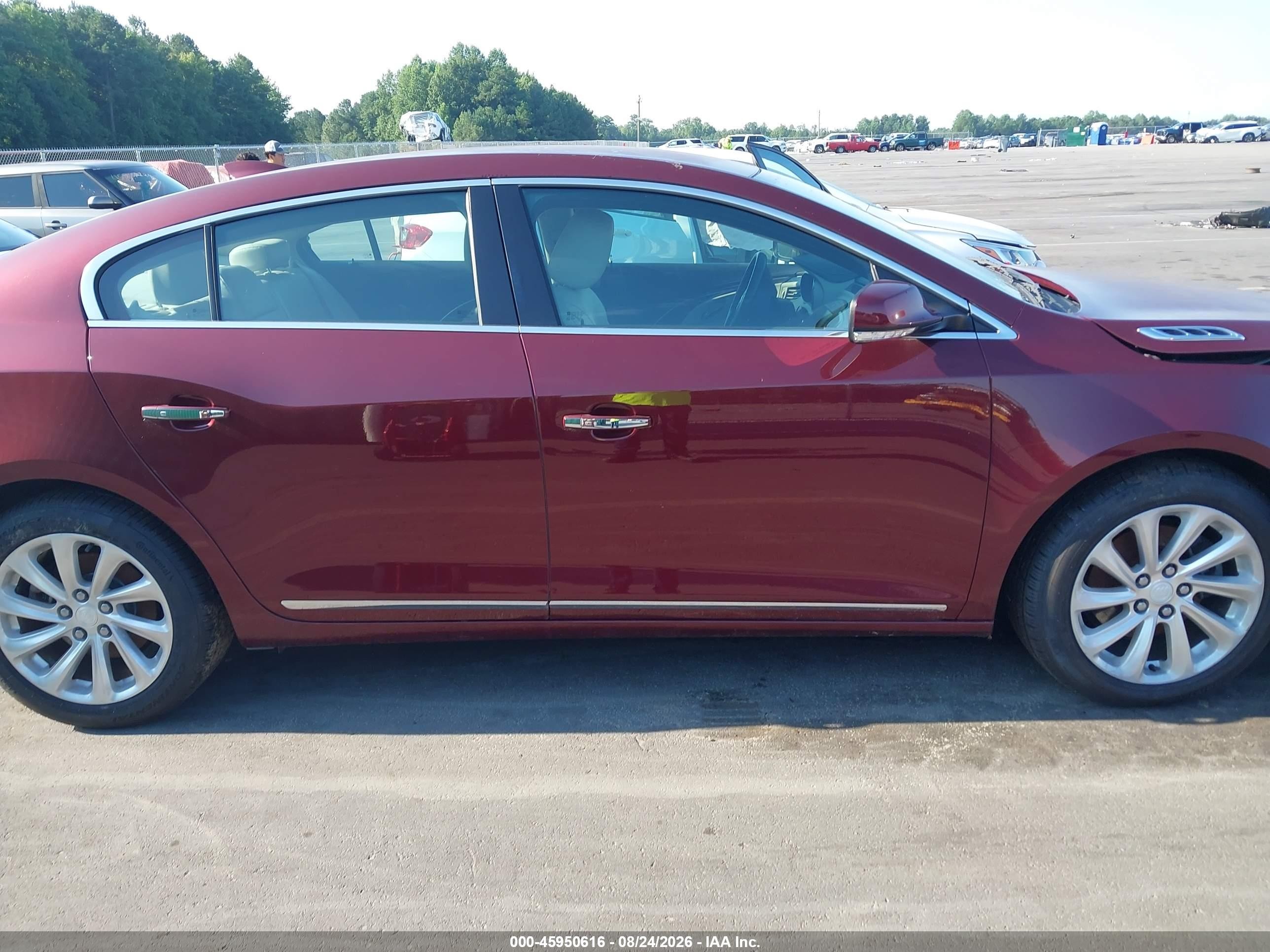 2015 Buick Lacrosse Premium I Red vin: 1G4GD5G31FF299192