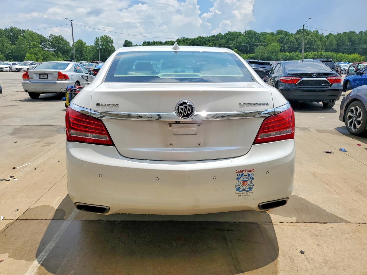 2015 Buick Lacrosse Premium Белый vin: 1G4GD5G34FF194761