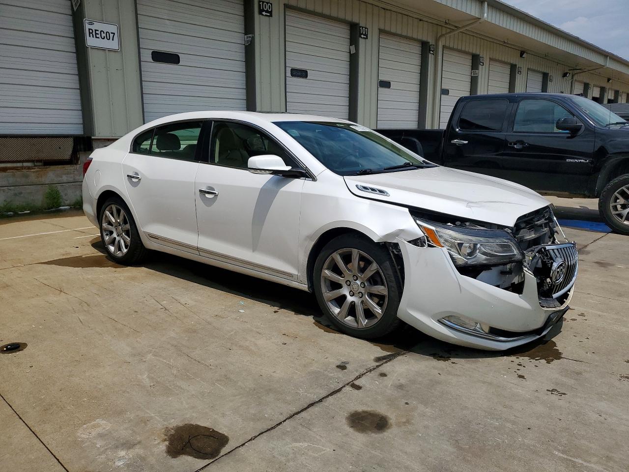 2015 Buick Lacrosse Premium Белый vin: 1G4GD5G34FF194761