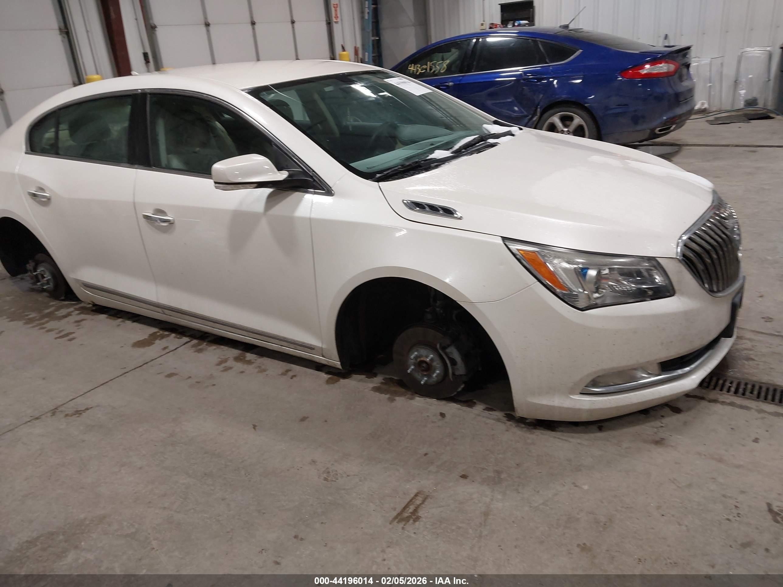 2014 Buick Lacrosse Premium I Group White vin: 1G4GD5G35EF112762