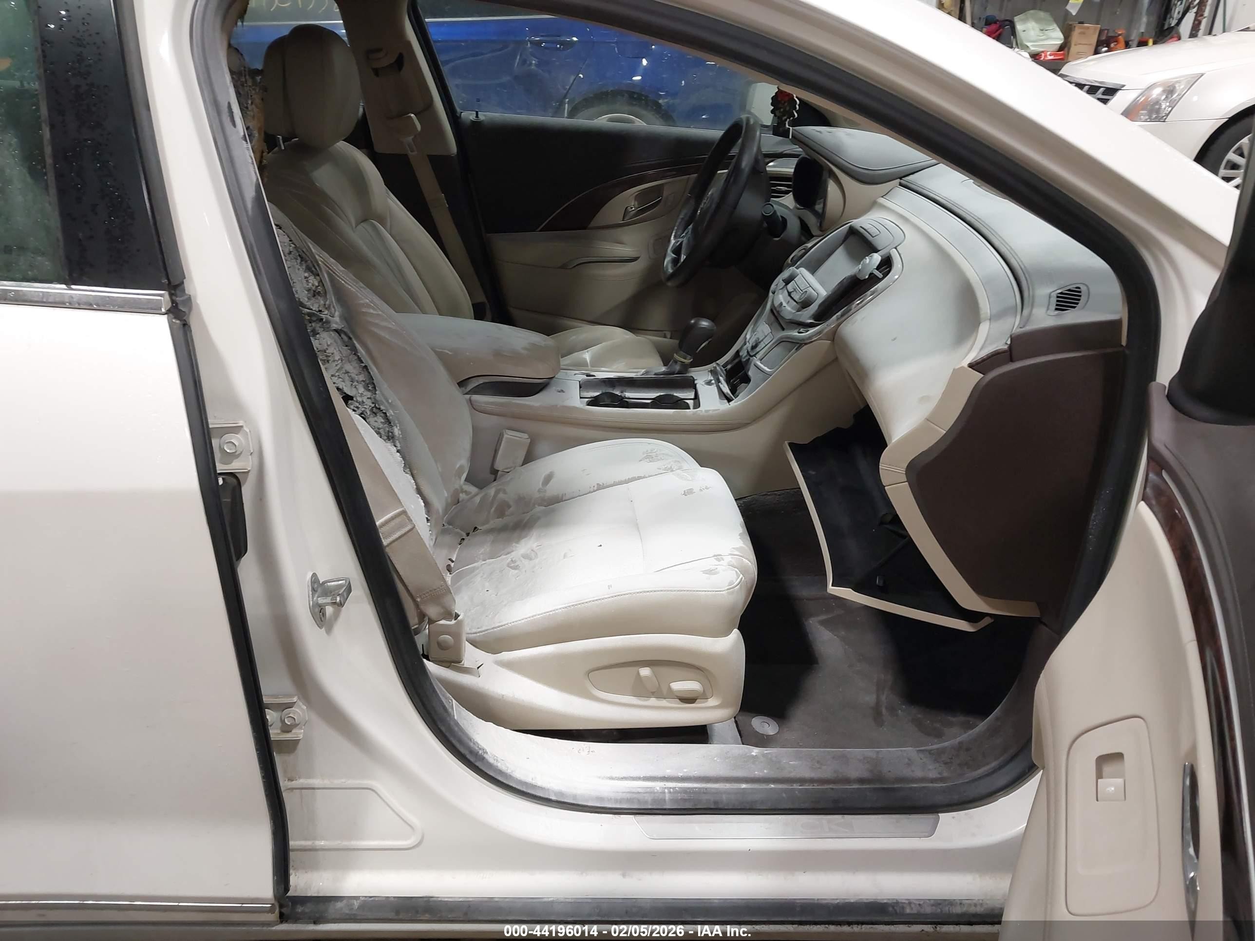 2014 Buick Lacrosse Premium I Group White vin: 1G4GD5G35EF112762