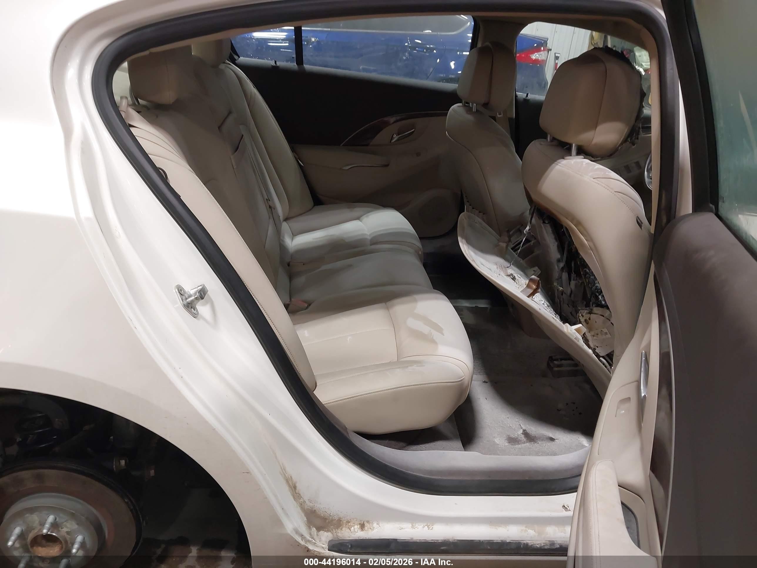 2014 Buick Lacrosse Premium I Group White vin: 1G4GD5G35EF112762