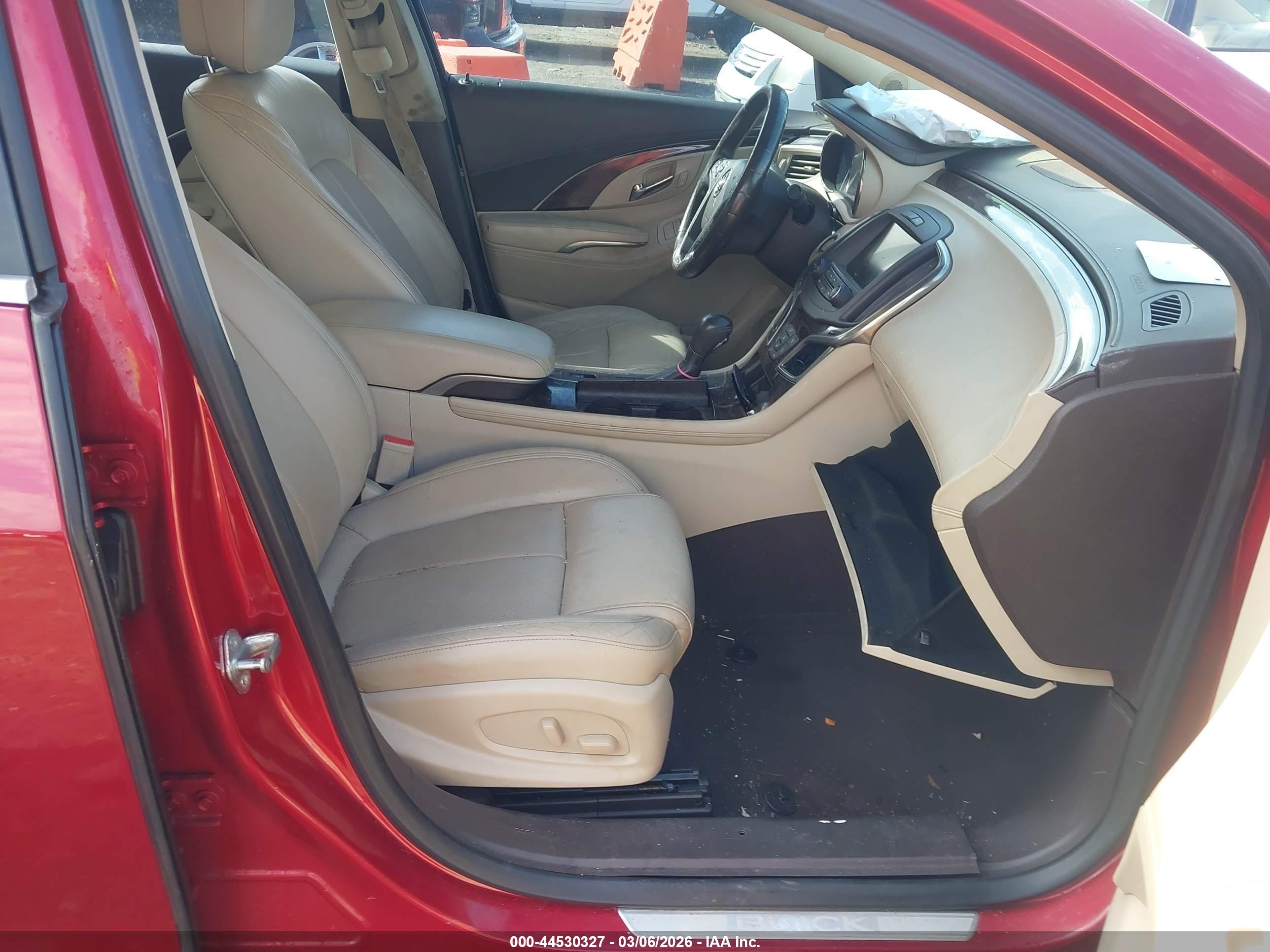 2014 Buick Lacrosse Premium I Group Red vin: 1G4GD5G36EF111930