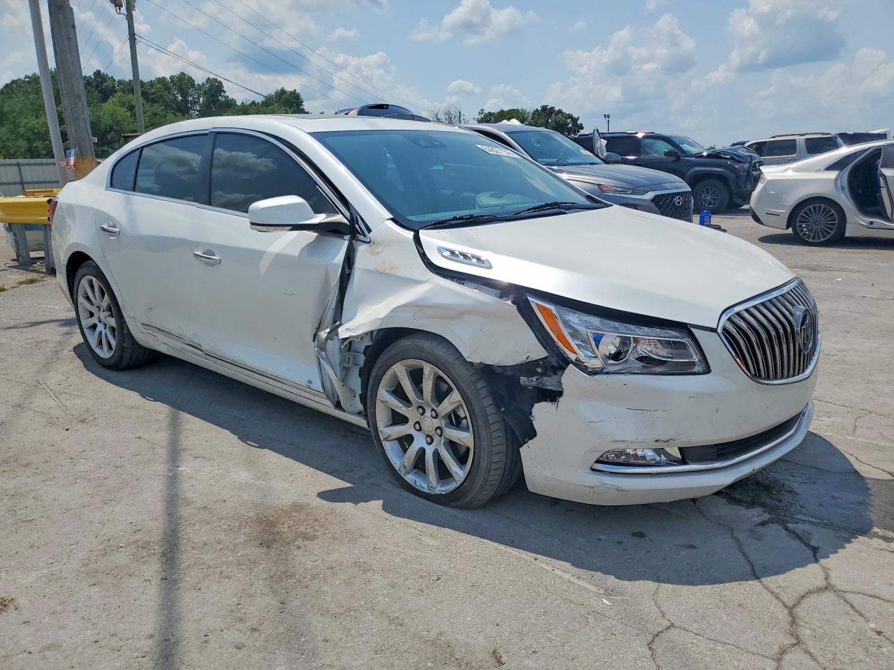 2016 Buick Lacrosse Premium White vin: 1G4GD5G37GF208945