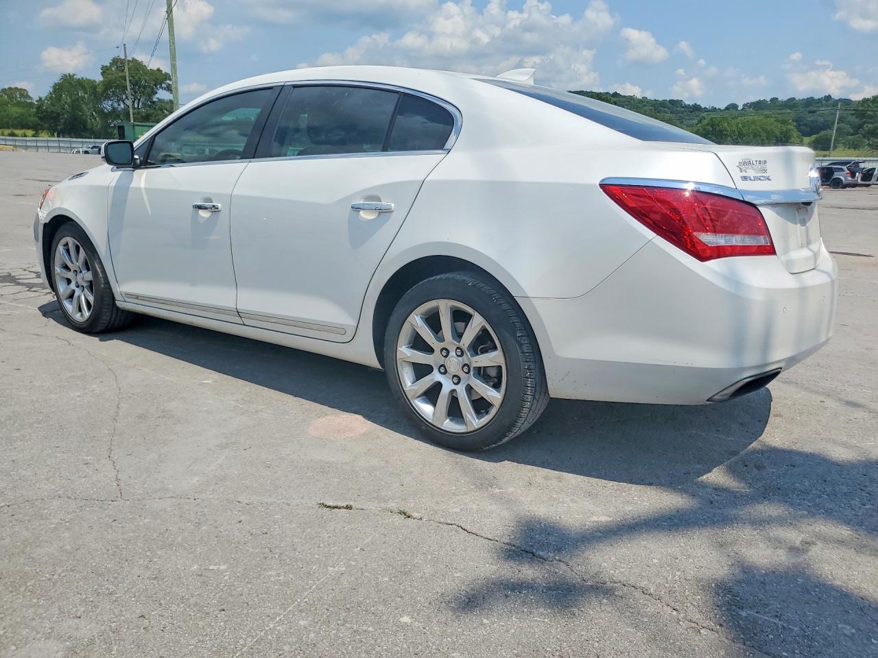 2016 Buick Lacrosse Premium White vin: 1G4GD5G37GF208945