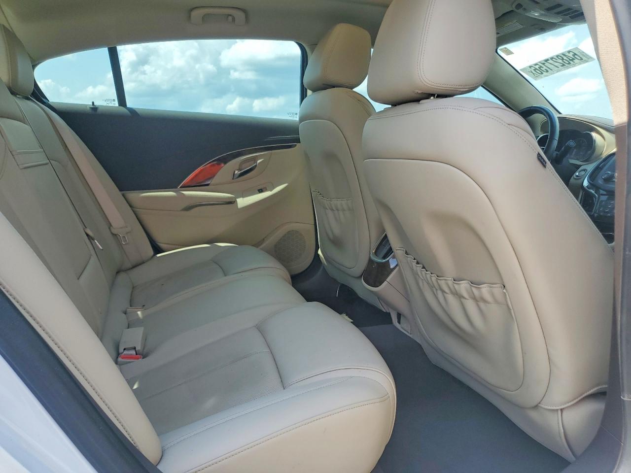 2016 Buick Lacrosse Premium White vin: 1G4GD5G37GF208945