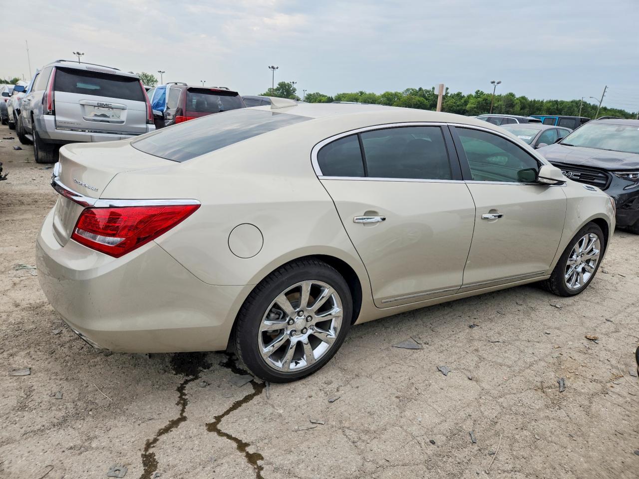 2015 Buick Lacrosse Premium Кремовый vin: 1G4GD5G3XFF124701