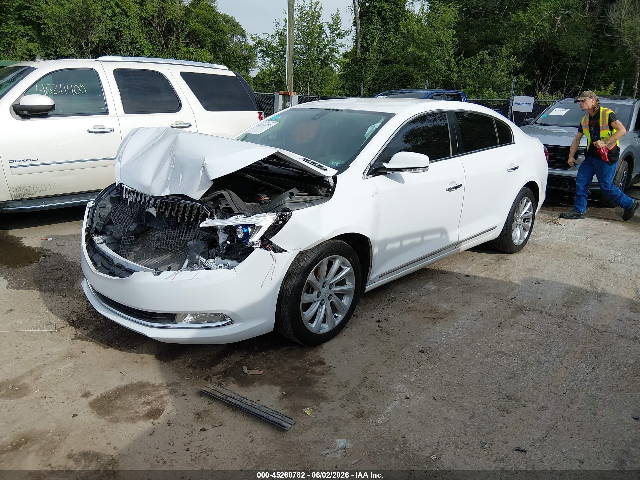 2015 Buick Lacrosse Premium I White vin: 1G4GD5G3XFF229433
