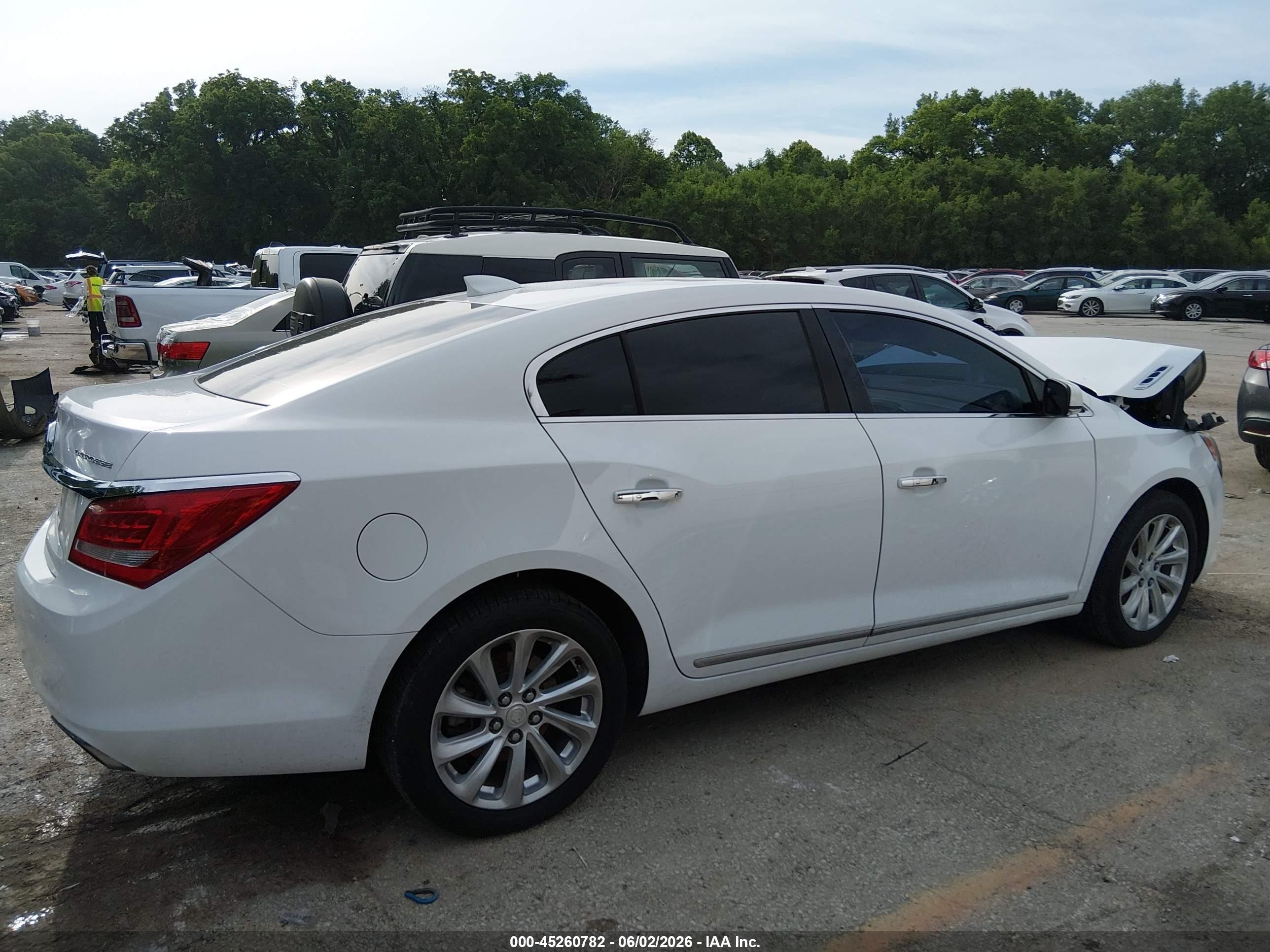 2015 Buick Lacrosse Premium I White vin: 1G4GD5G3XFF229433