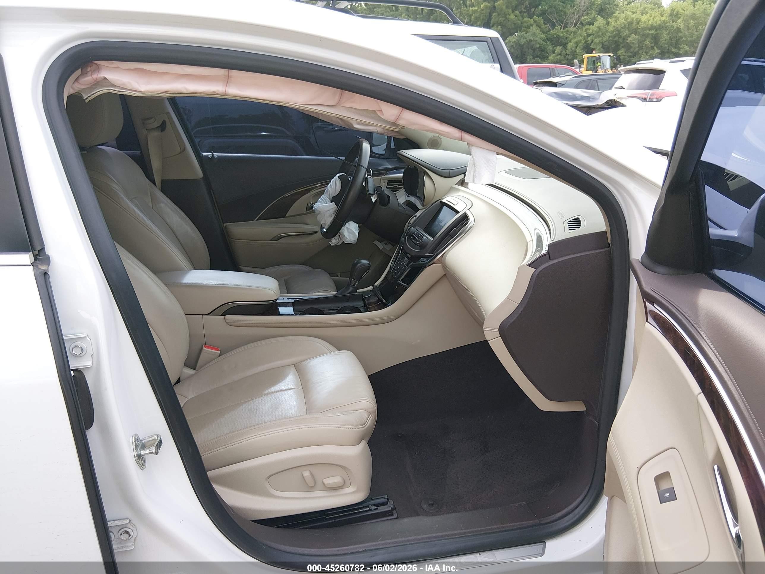 2015 Buick Lacrosse Premium I White vin: 1G4GD5G3XFF229433