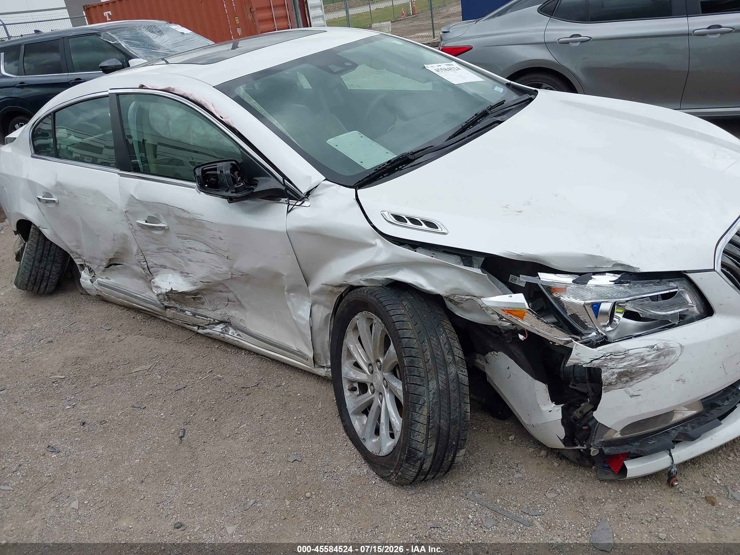 2016 Buick Lacrosse Premium I White vin: 1G4GD5G3XGF177447