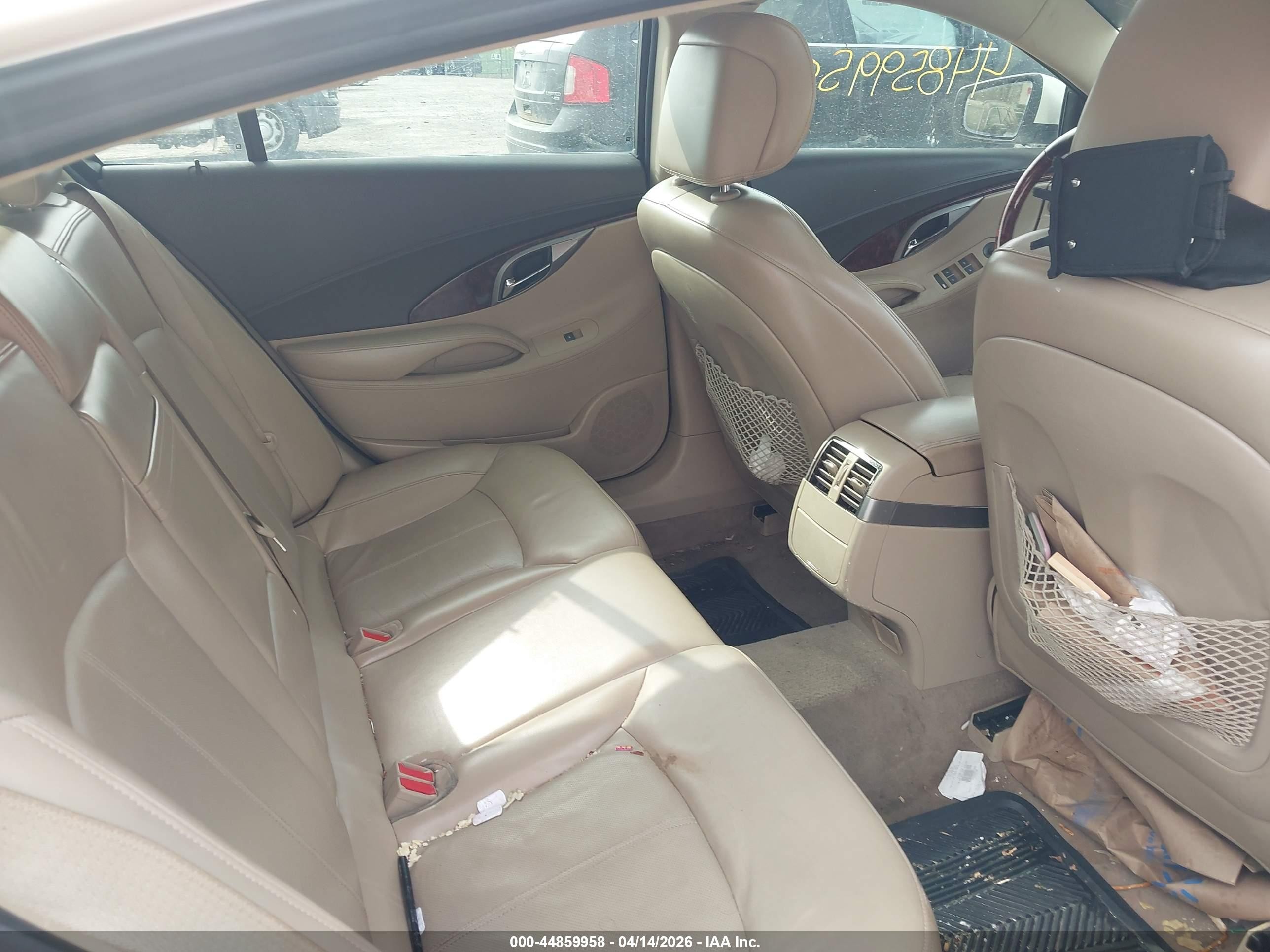 2010 Buick Lacrosse Cxl White vin: 1G4GD5GG0AF152373