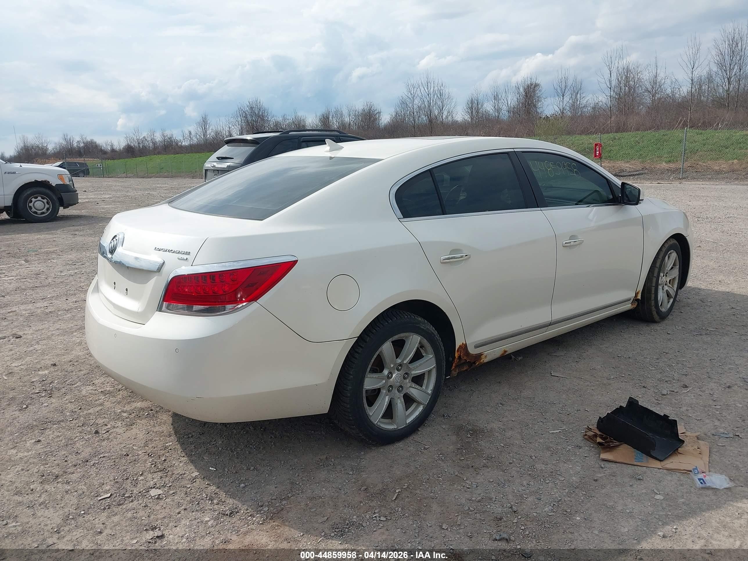 2010 Buick Lacrosse Cxl White vin: 1G4GD5GG0AF152373