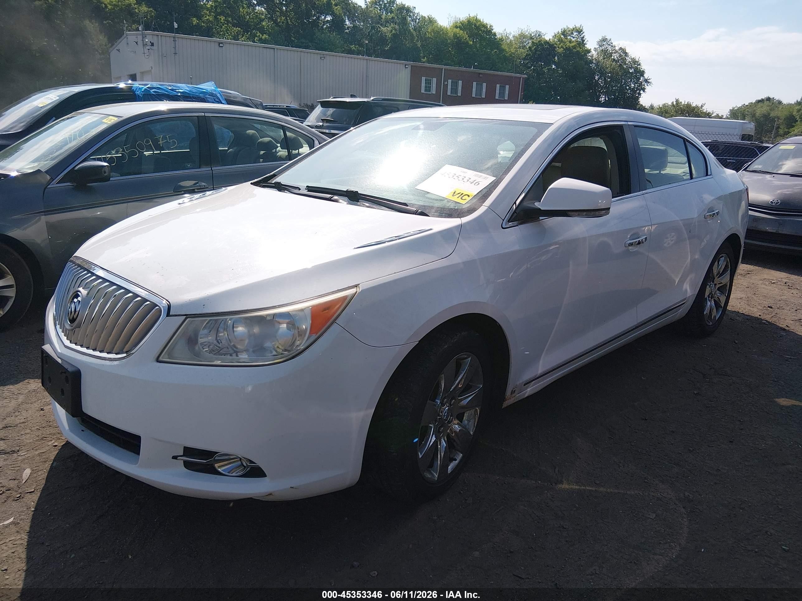 2010 Buick Lacrosse Cxl White vin: 1G4GD5GG2AF132061