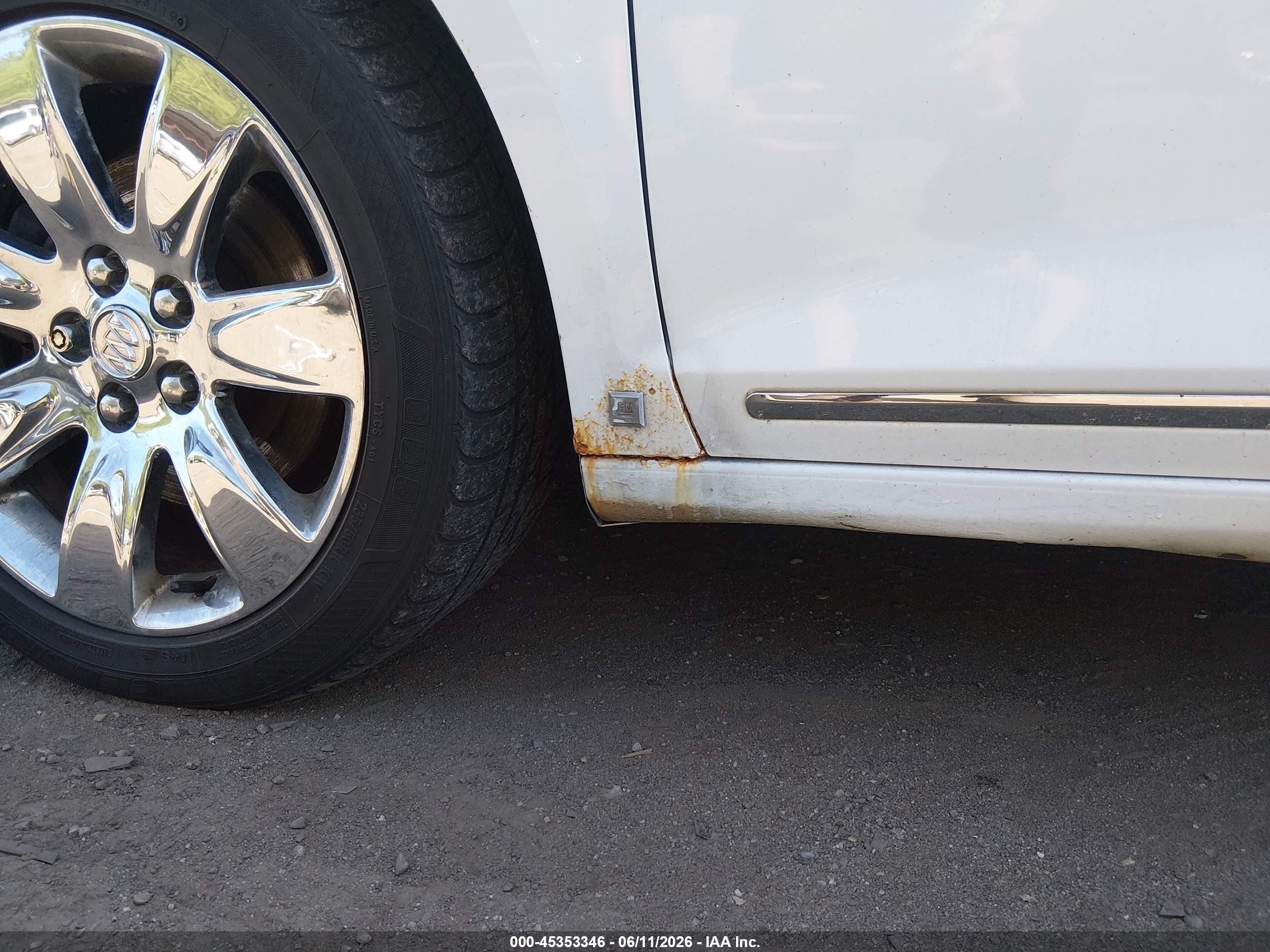 2010 Buick Lacrosse Cxl White vin: 1G4GD5GG2AF132061