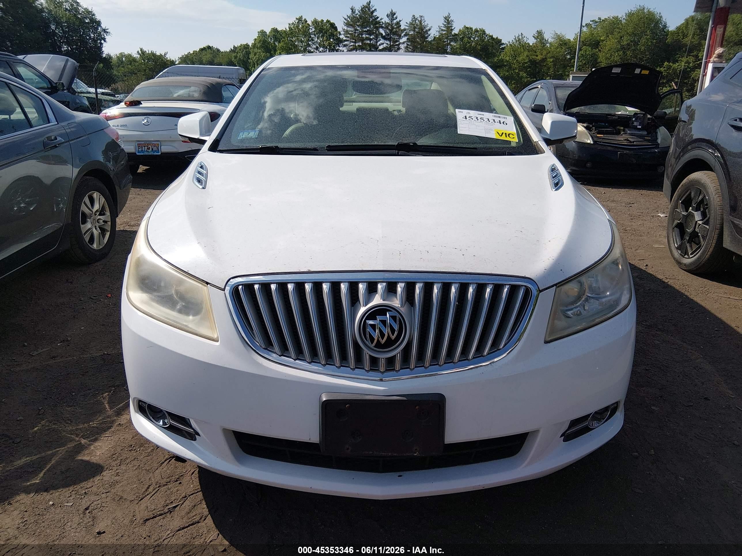 2010 Buick Lacrosse Cxl White vin: 1G4GD5GG2AF132061